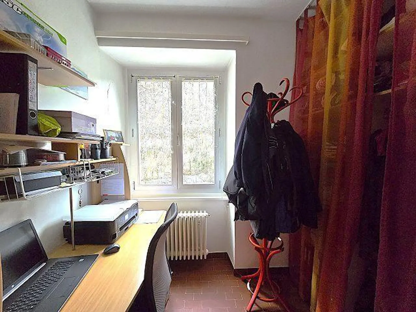 Schönes 5,5-Zimmer-Haus mit großem Grundstück und Garage, schöner Blick... - Foto 8 von 38