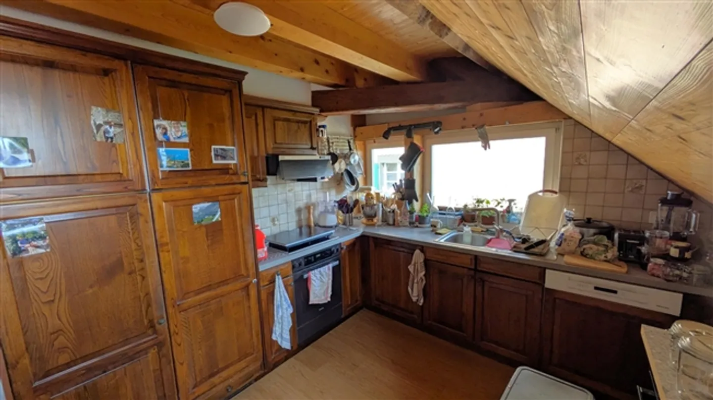 Charming penthouse apartment with 4.5 rooms and an intermediate space - Photo 5 of 9