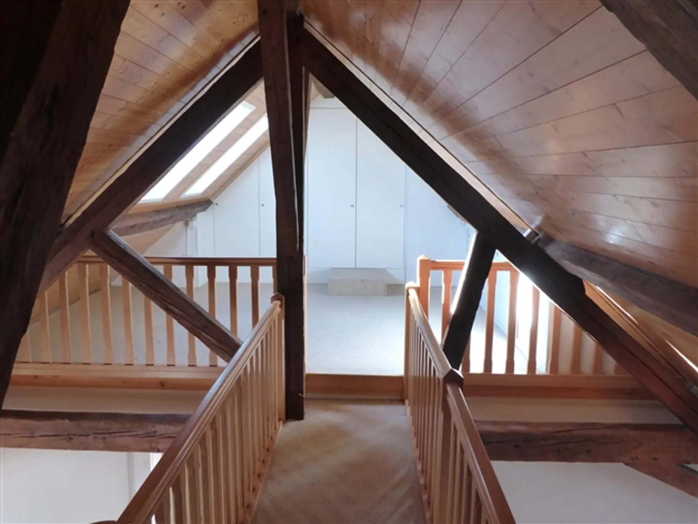 Charming penthouse apartment with 4.5 rooms and an intermediate space - Photo 6 of 9