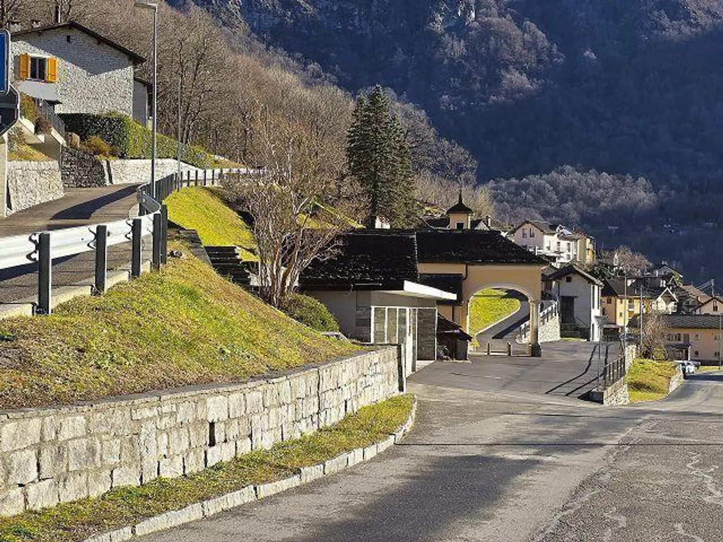 Schönes 5,5-Zimmer-Haus mit großem Grundstück und Garage, schöner Blick... - Foto 32 von 38