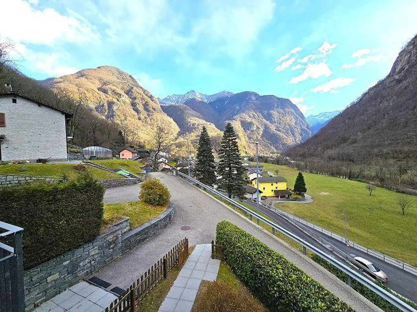 Schönes 5,5-Zimmer-Haus mit großem Grundstück und Garage, schöner Blick... - Foto 29 von 38