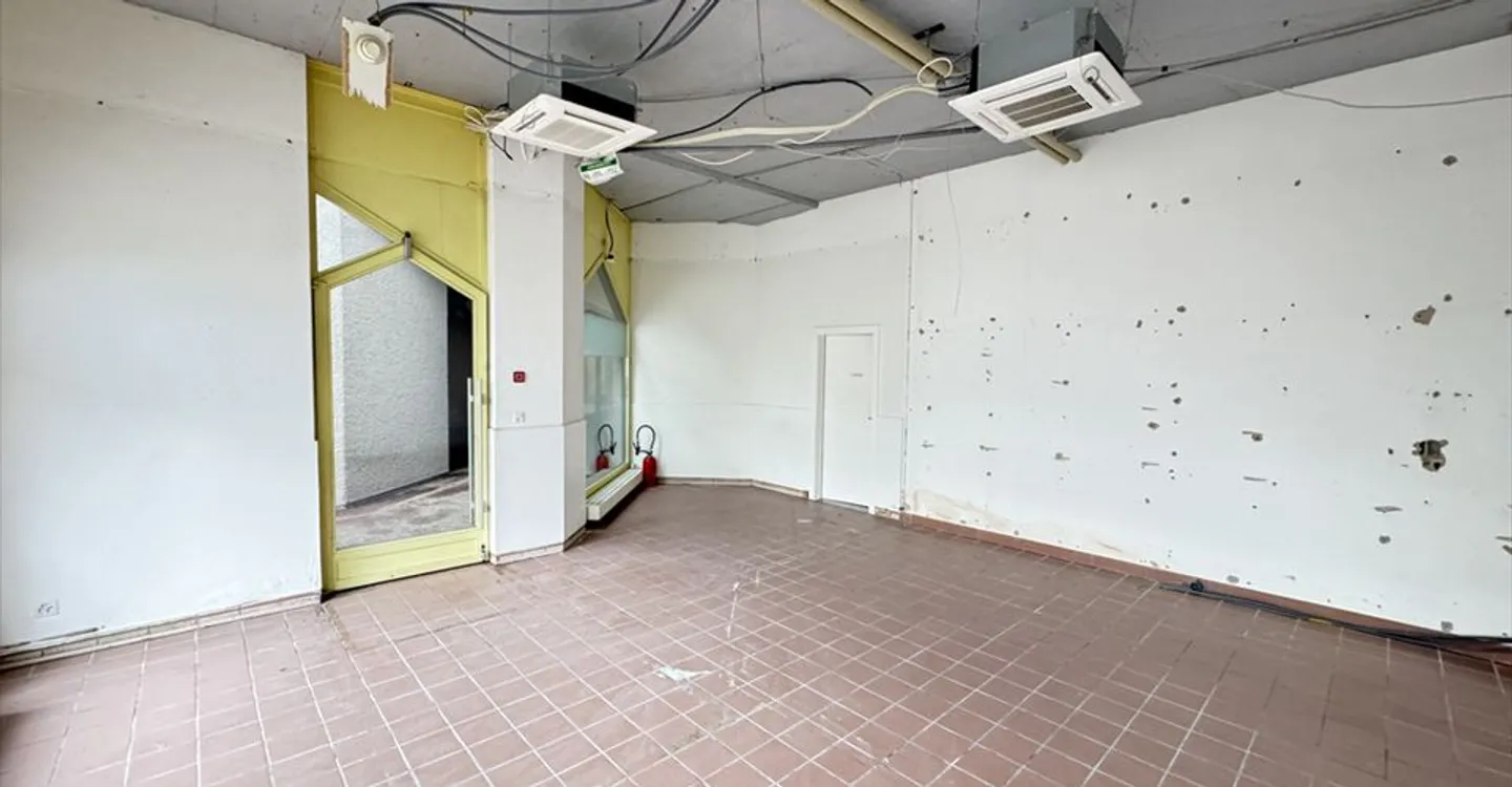 Edificio ad uso misto in affitto - Foto 2 di 10