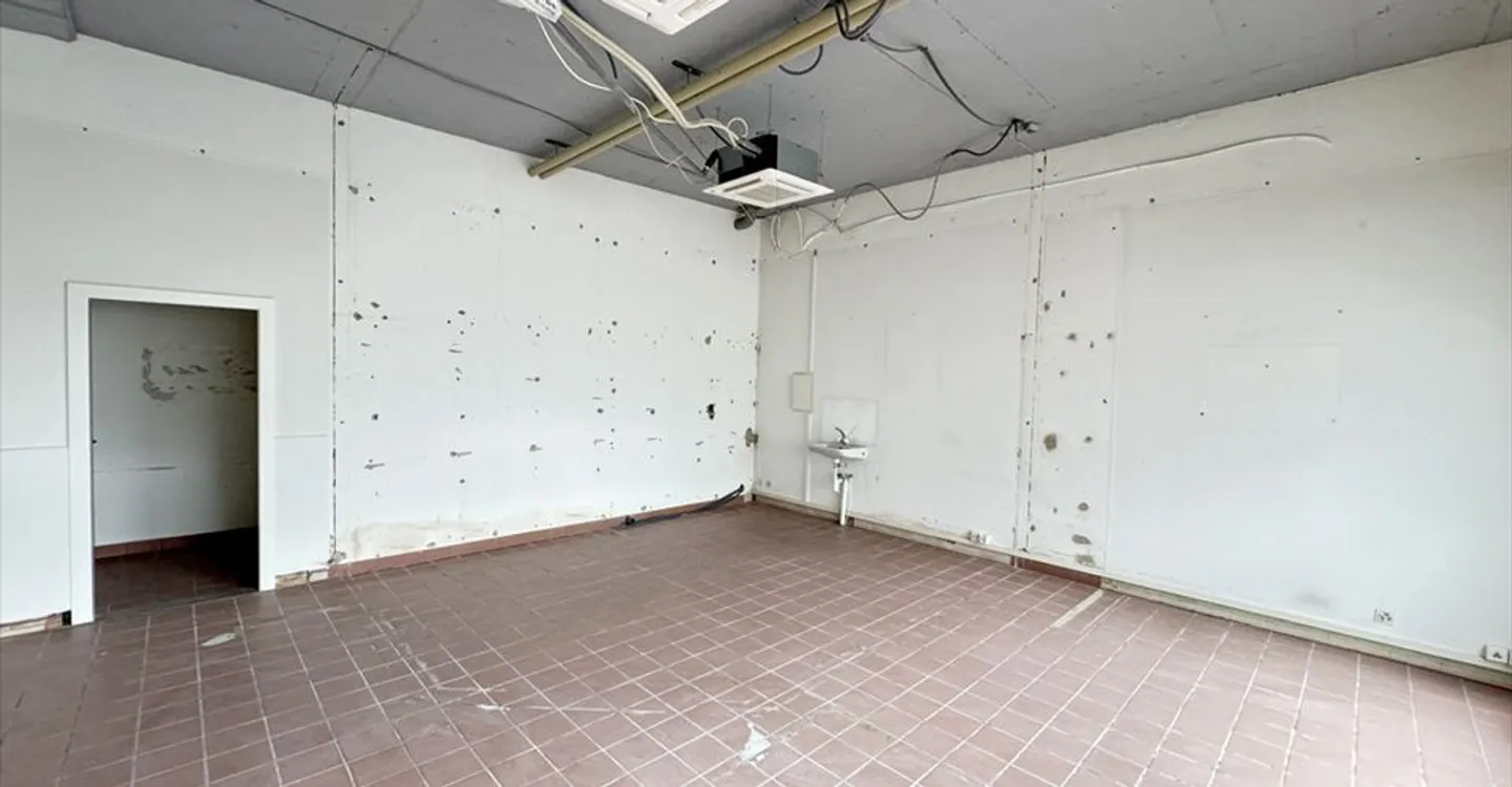 Edificio ad uso misto in affitto - Foto 6 di 10