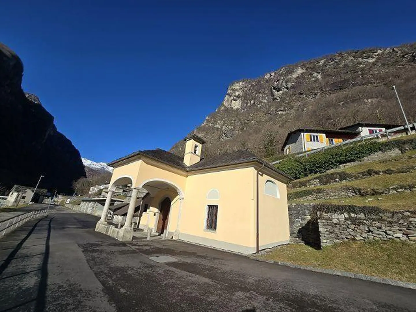 Schönes 5,5-Zimmer-Haus mit großem Grundstück und Garage, schöner Blick... - Foto 33 von 38