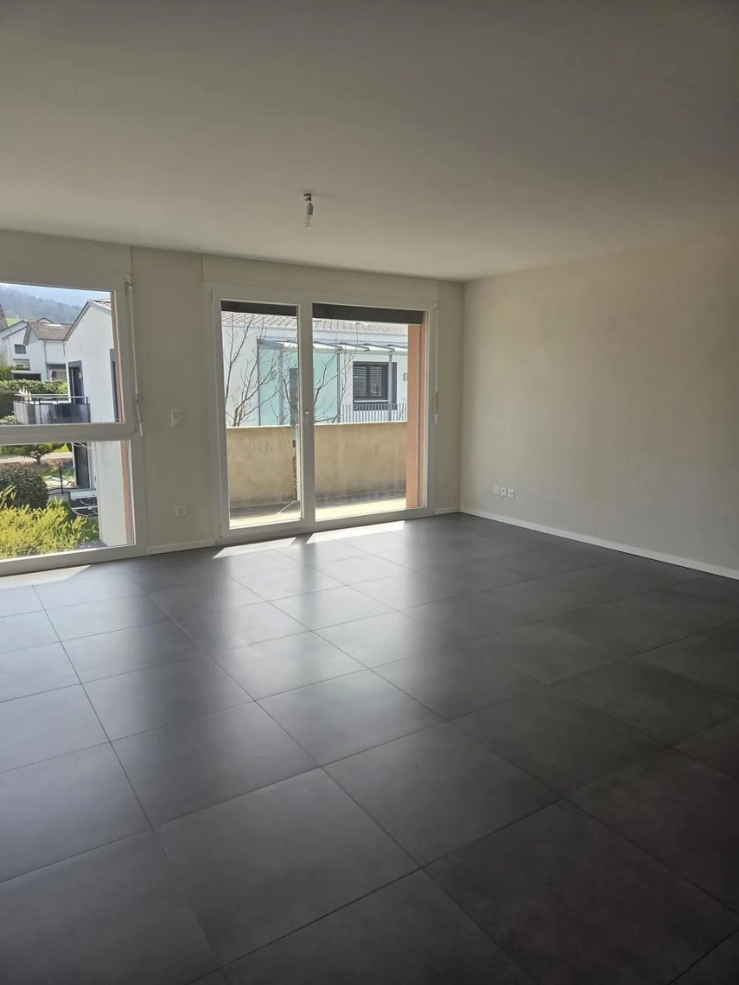 Modernes Apartment mit Balkon - Foto 5 von 9