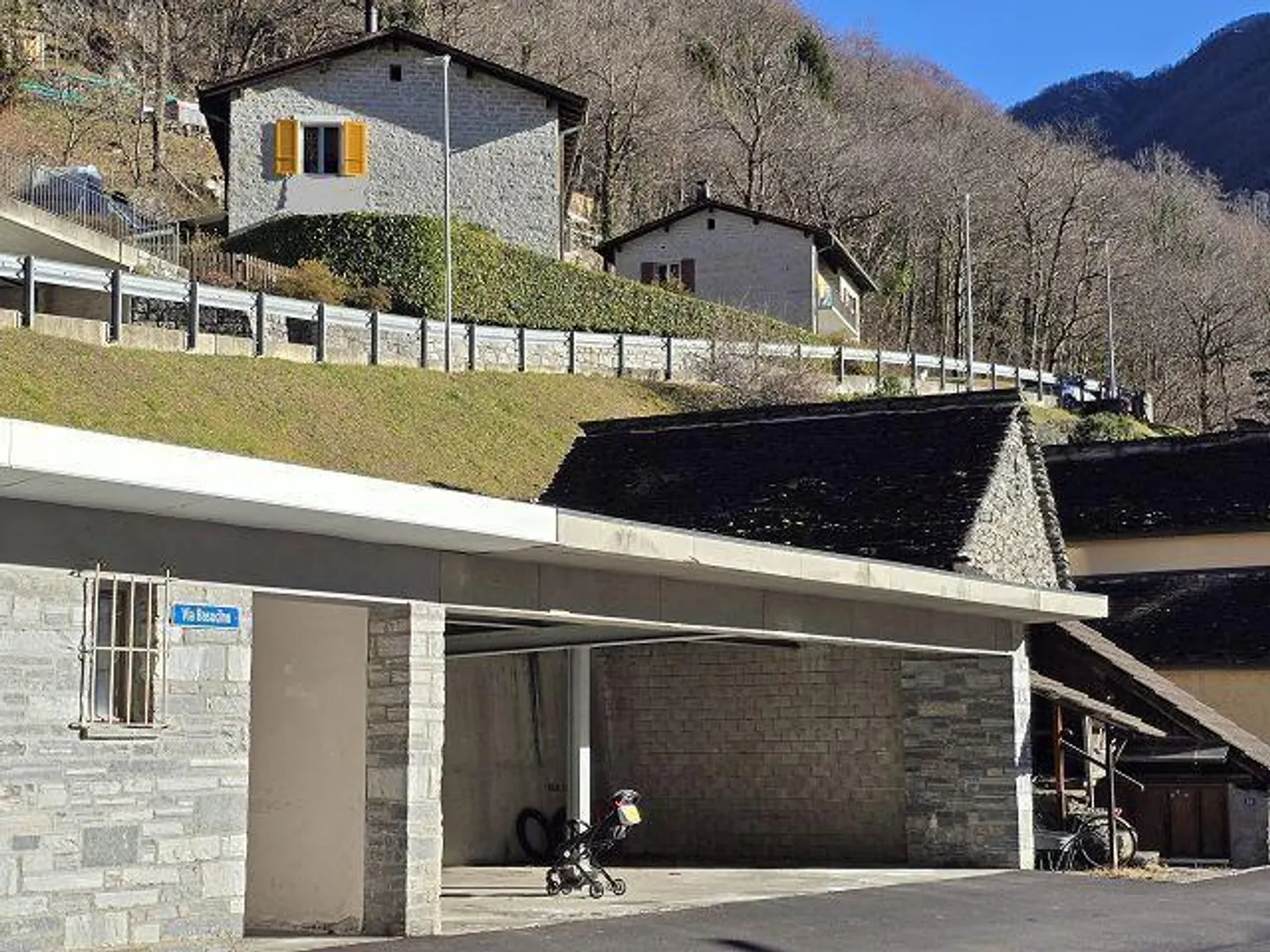 Schönes 5,5-Zimmer-Haus mit großem Grundstück und Garage, schöner Blick... - Foto 34 von 38