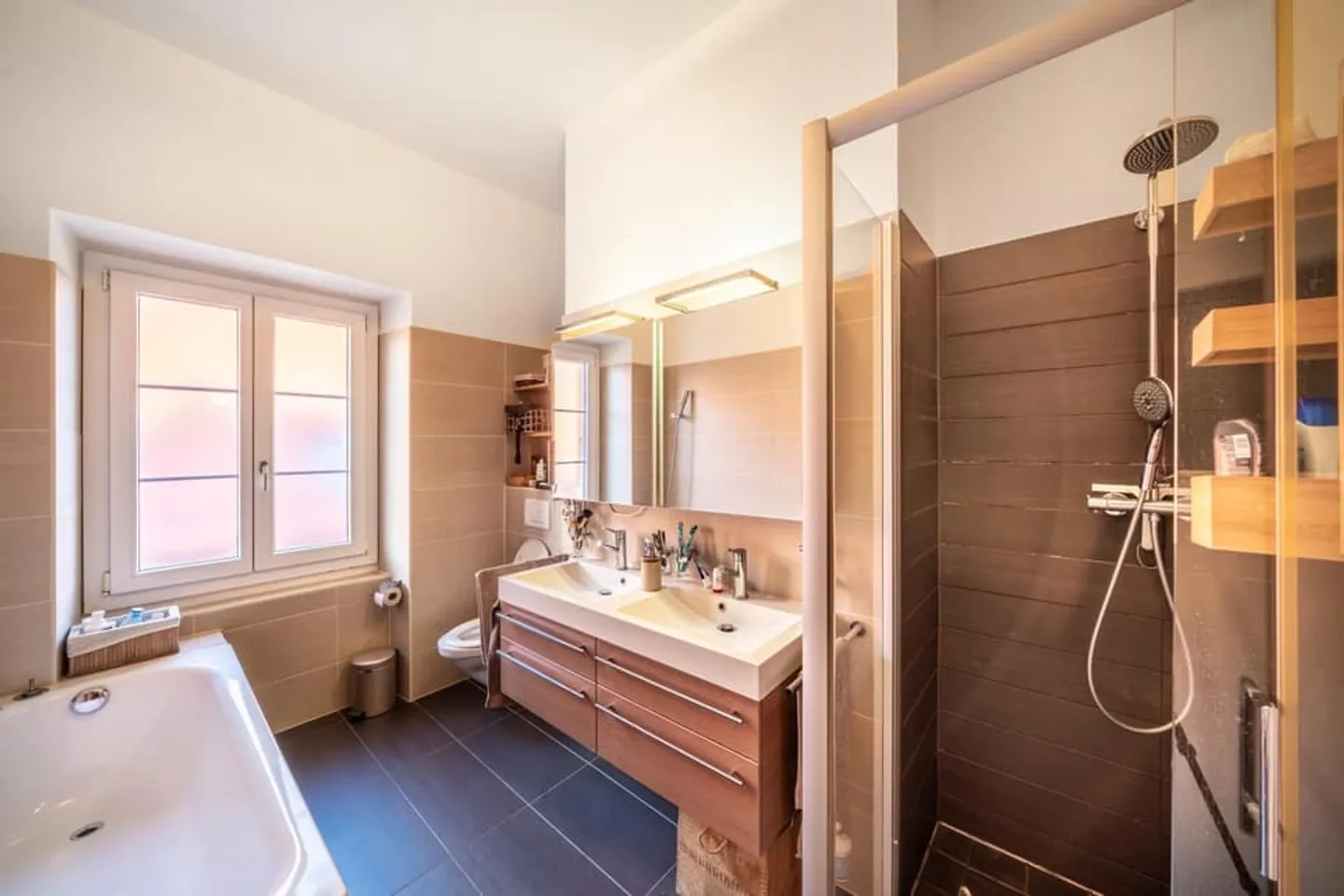 Village house with 2 apartments 3.5 and 6.5 rooms. Large garden. In Rances. - Photo 8 of 13