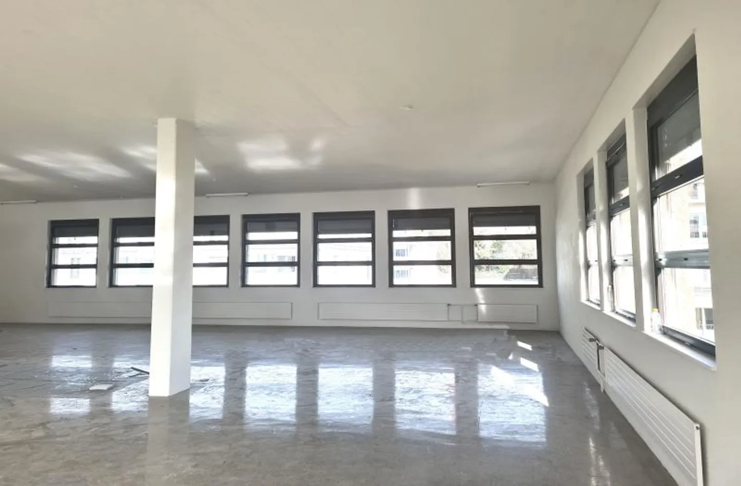 Mischgenutztes Gebäude mieten - Foto 1 von 3