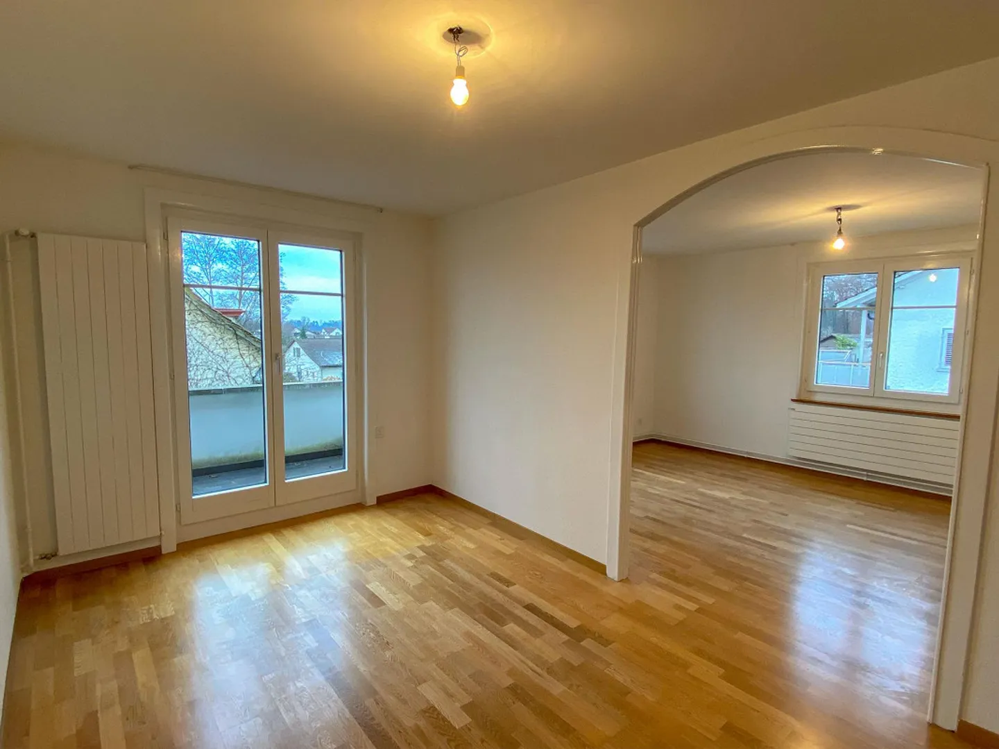 Appartement ancien rénové de 4 pièces - Photo 3 sur 12