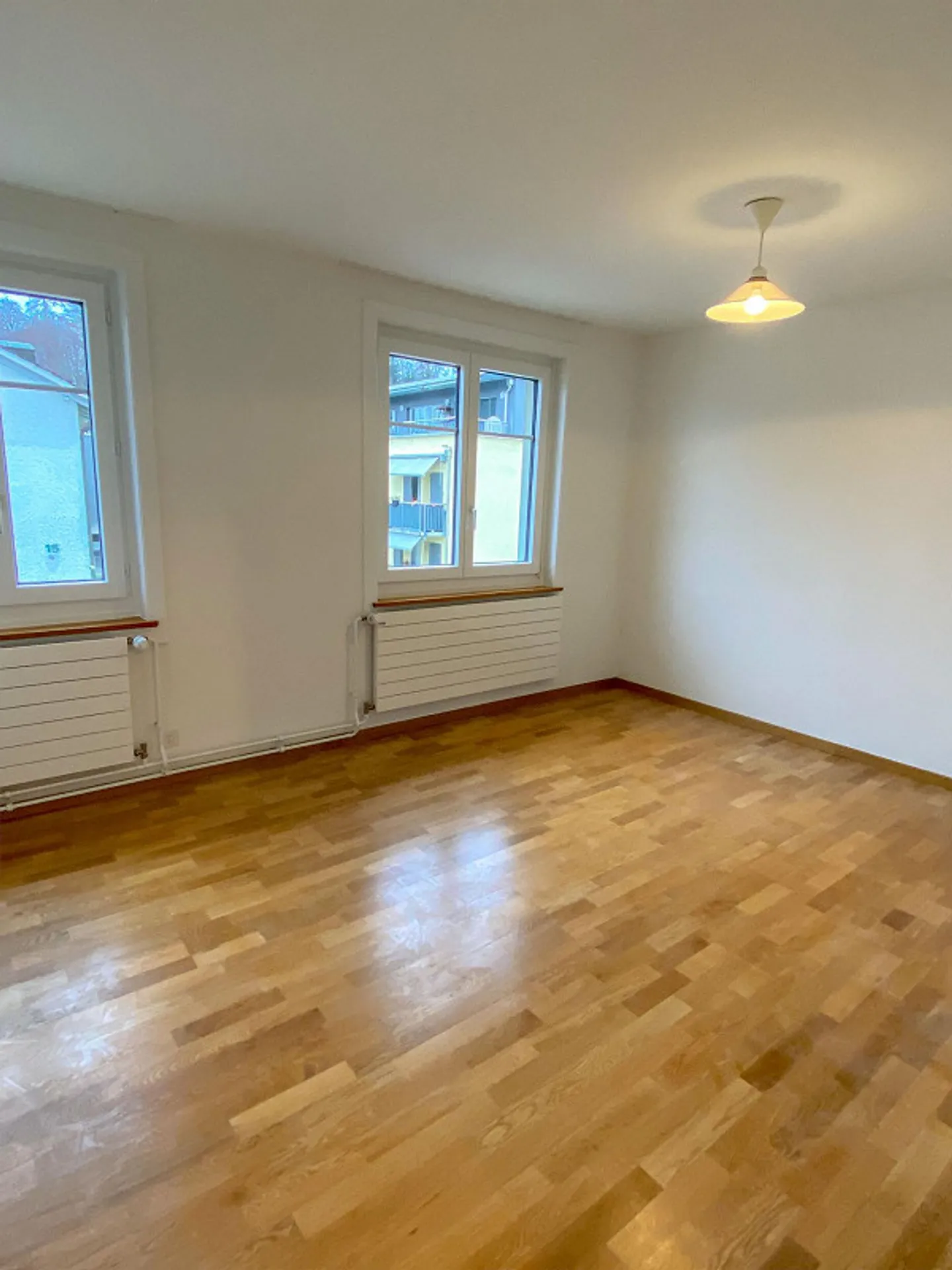 Appartement ancien rénové de 4 pièces - Photo 4 sur 12