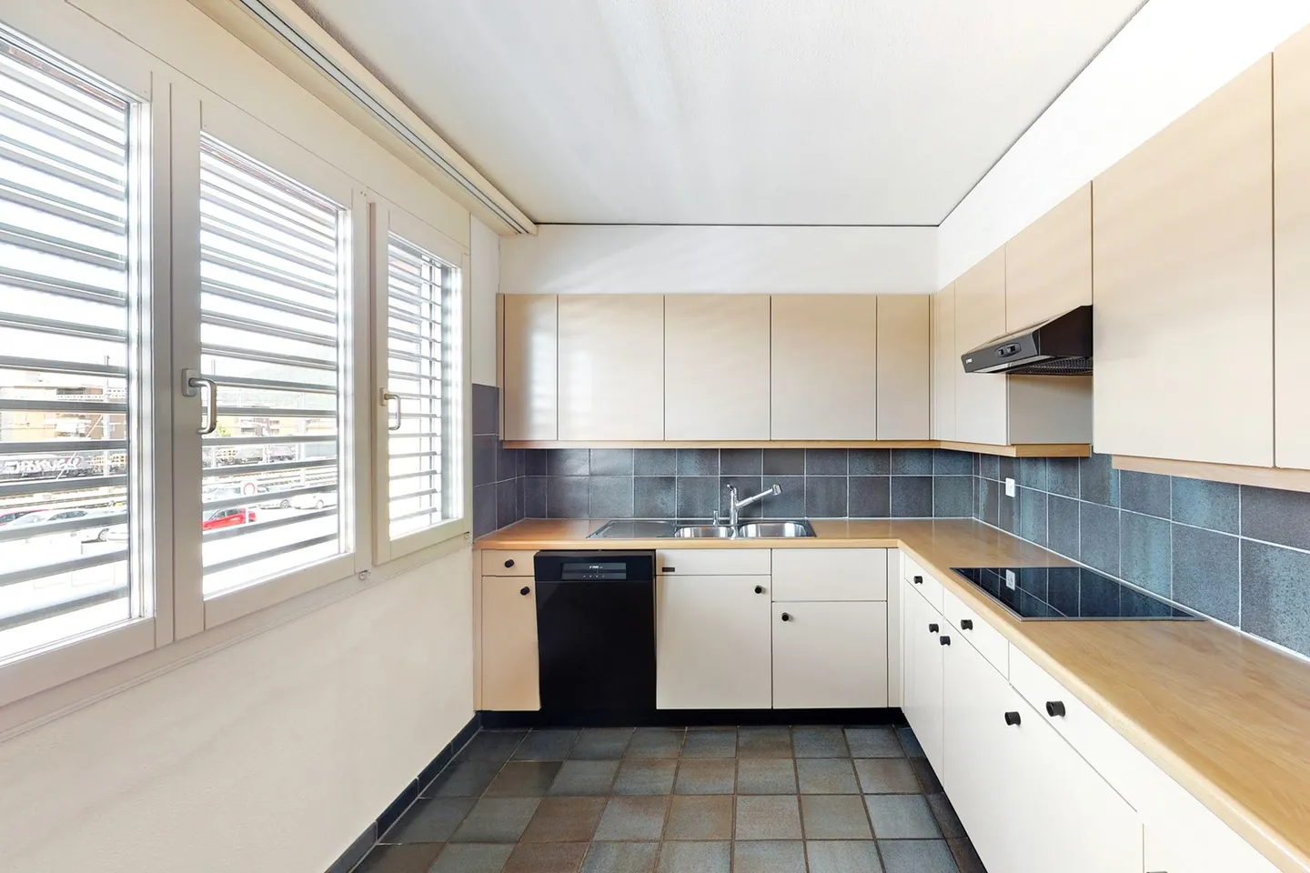 Apartment for rent - Photo 2 of 11