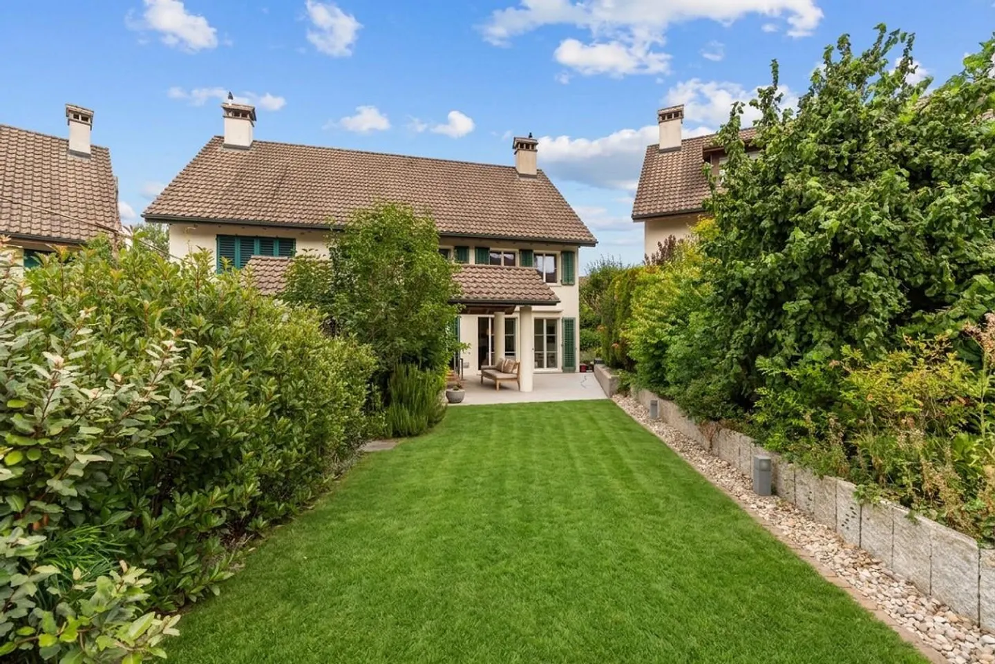 Votre maison familiale moderne avec jardin - Photo 1 sur 12