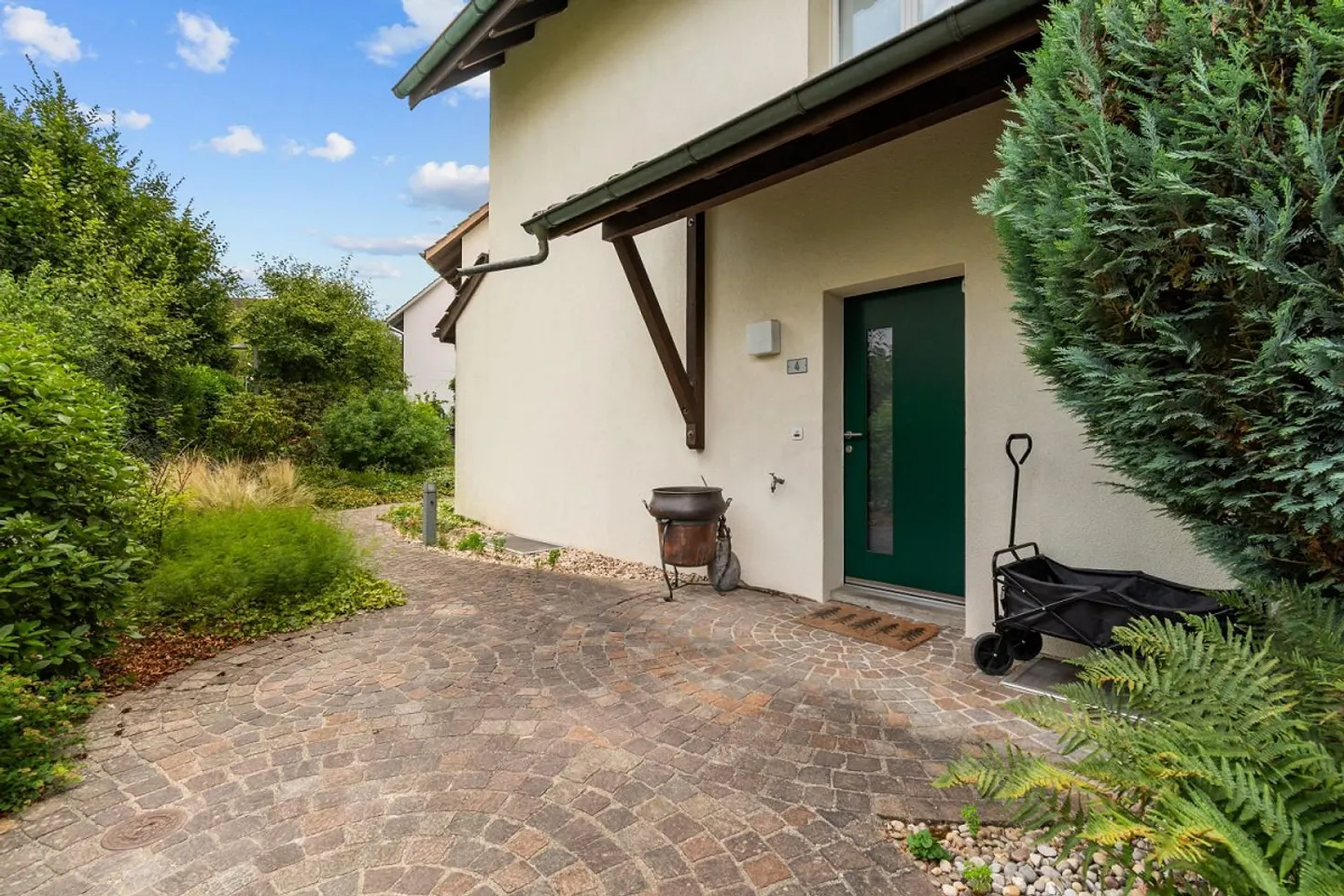 Votre maison familiale moderne avec jardin - Photo 11 sur 12