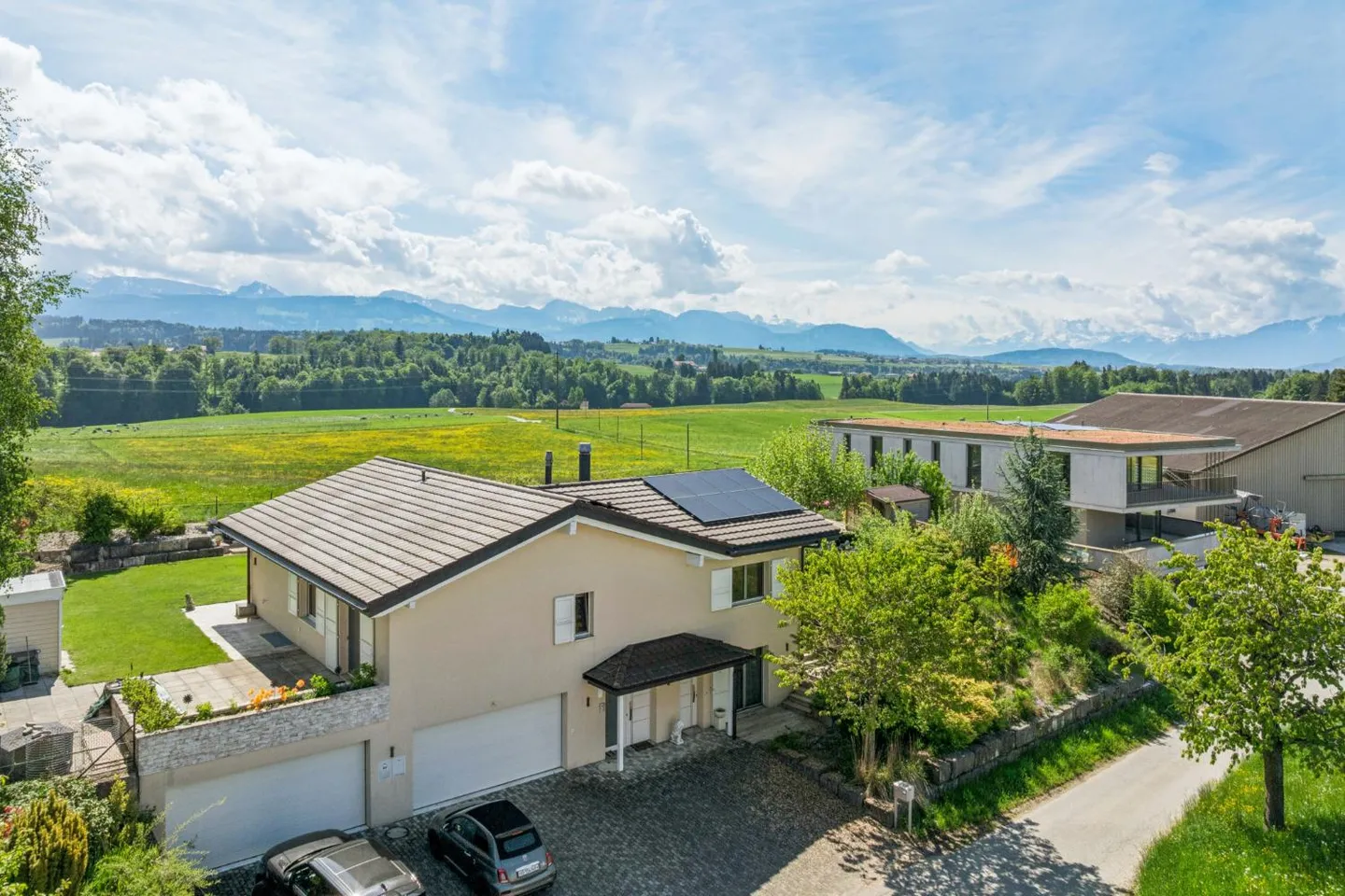 Villa contemporaine avec jardin - Photo 3 sur 10