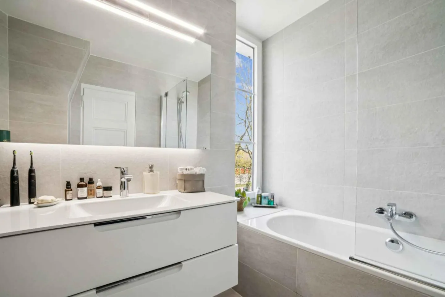 Maison de charme avec vue lac à Vésenaz - Photo 10 sur 13