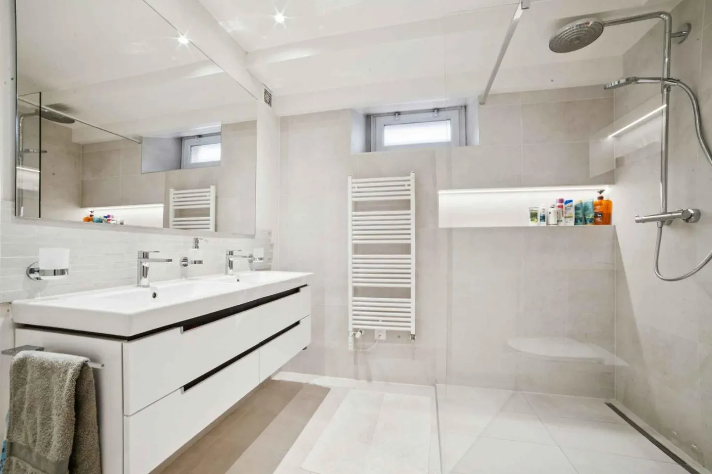 Maison de charme avec vue lac à Vésenaz - Photo 12 sur 13