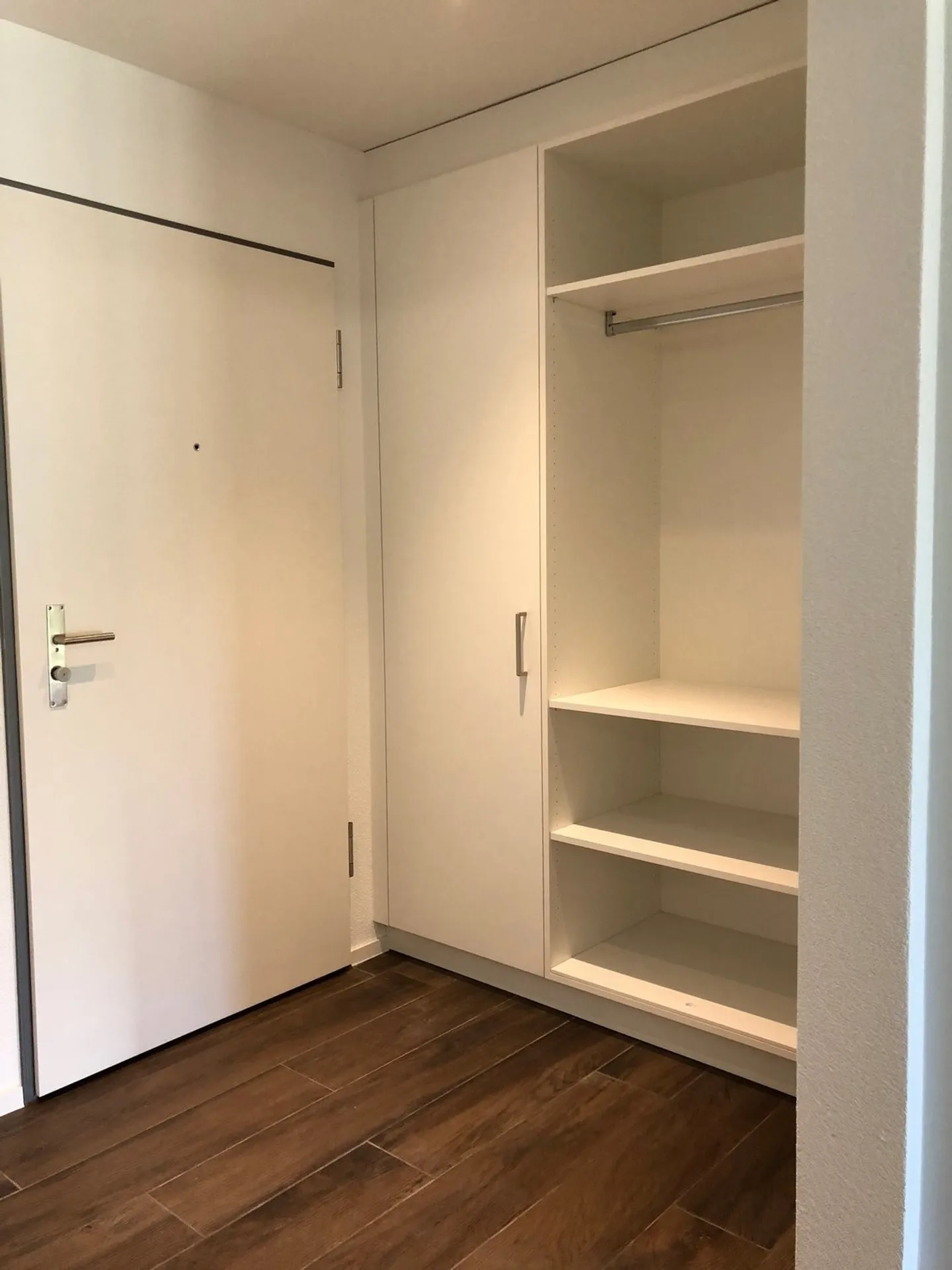 Modern 2.5-room apartment with terrace in Leibstadt - Photo 4 of 9