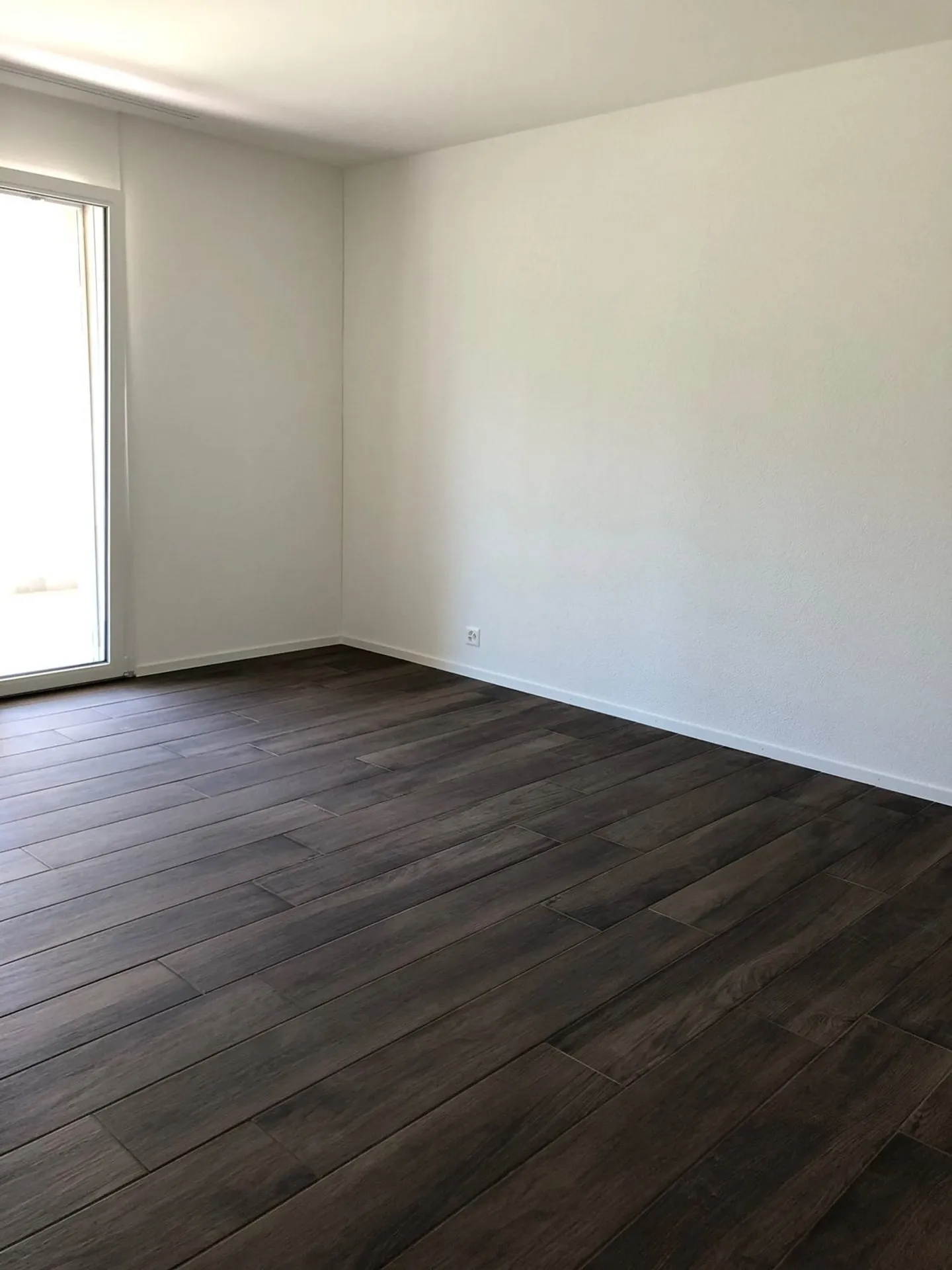 Modern 2.5-room apartment with terrace in Leibstadt - Photo 5 of 9