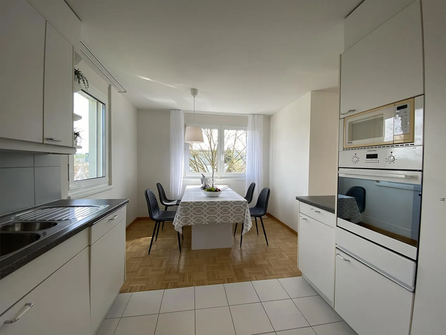 Maisonette apartment with 3 terraces to linger - Photo 5 of 12