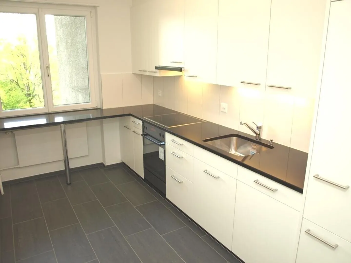 Attractive 4.5 room apartment in beautiful Köniztal - Photo 3 of 10