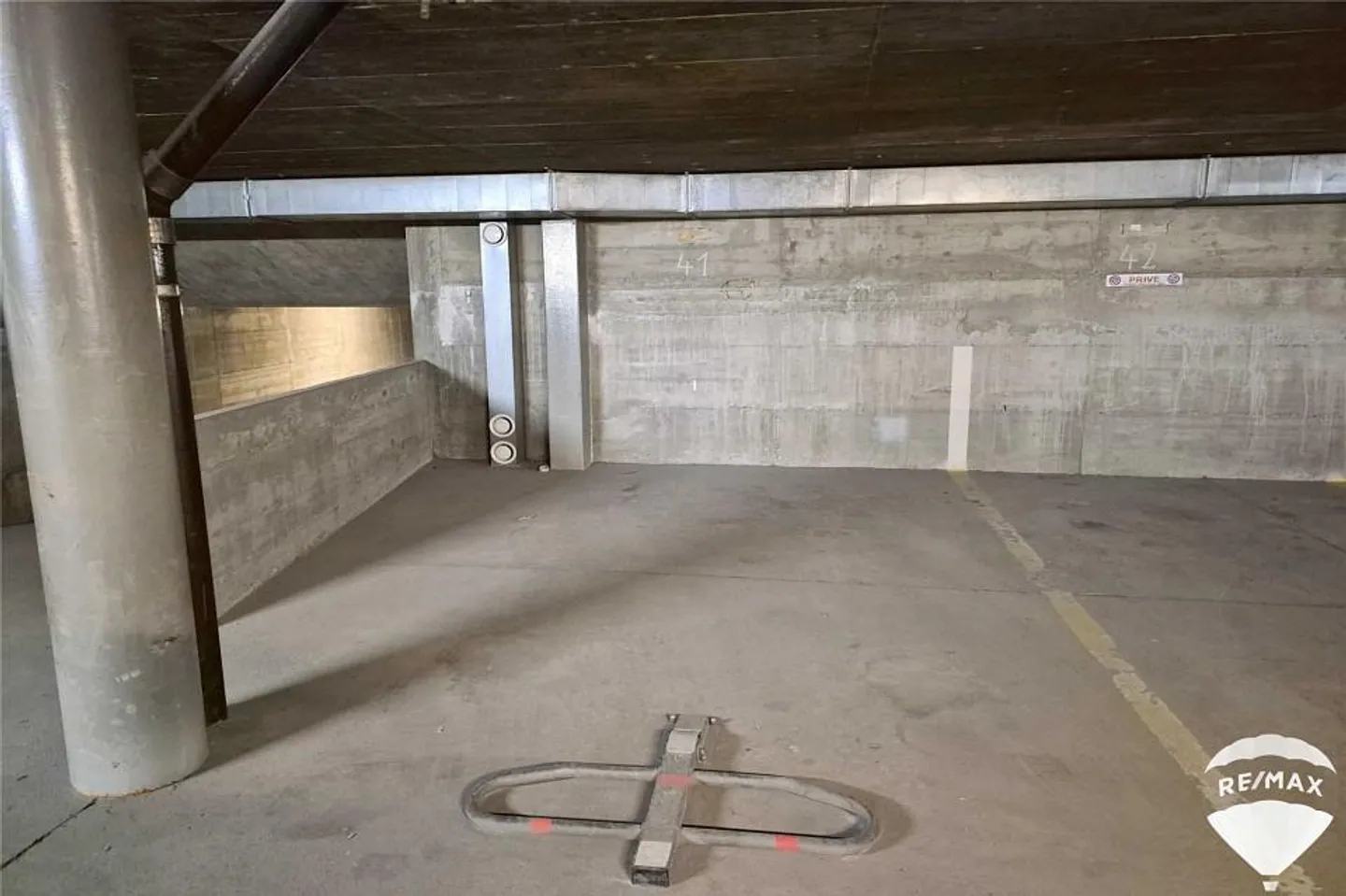 Charming Apartment in Prime Location - Photo 6 of 9