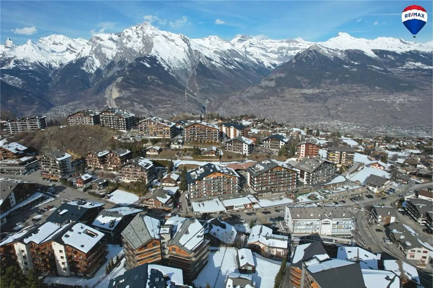 Charming Apartment in Prime Location - Photo 8 of 9