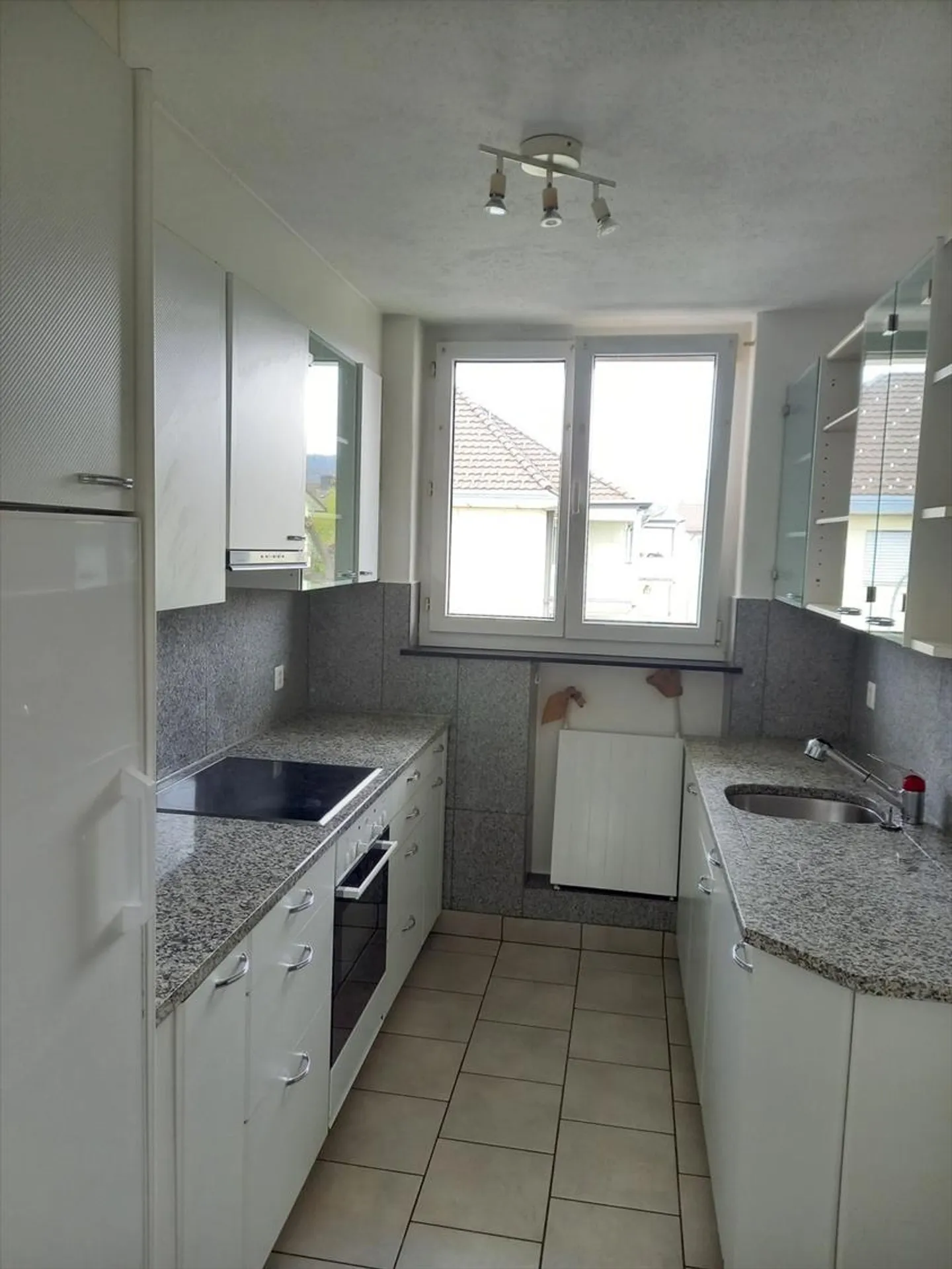 Charming 3.5-room apartment in the heart of Dietikon - Photo 2 of 8