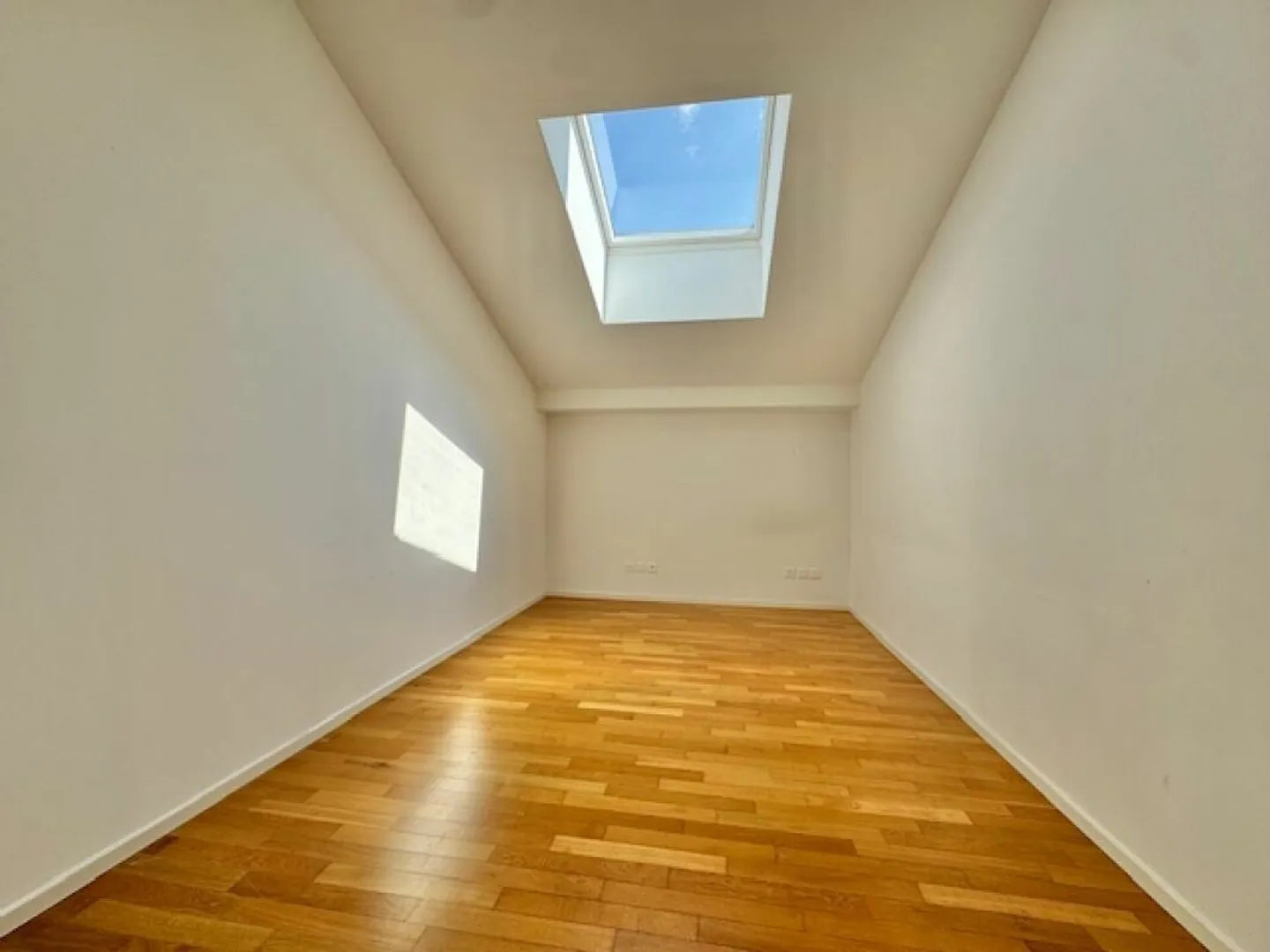 FOR SALE IN THE CENTER OF LOSONE - MODERN DUPLEX ATTIC OF 5.5 ROOMS - Photo 18 of 27