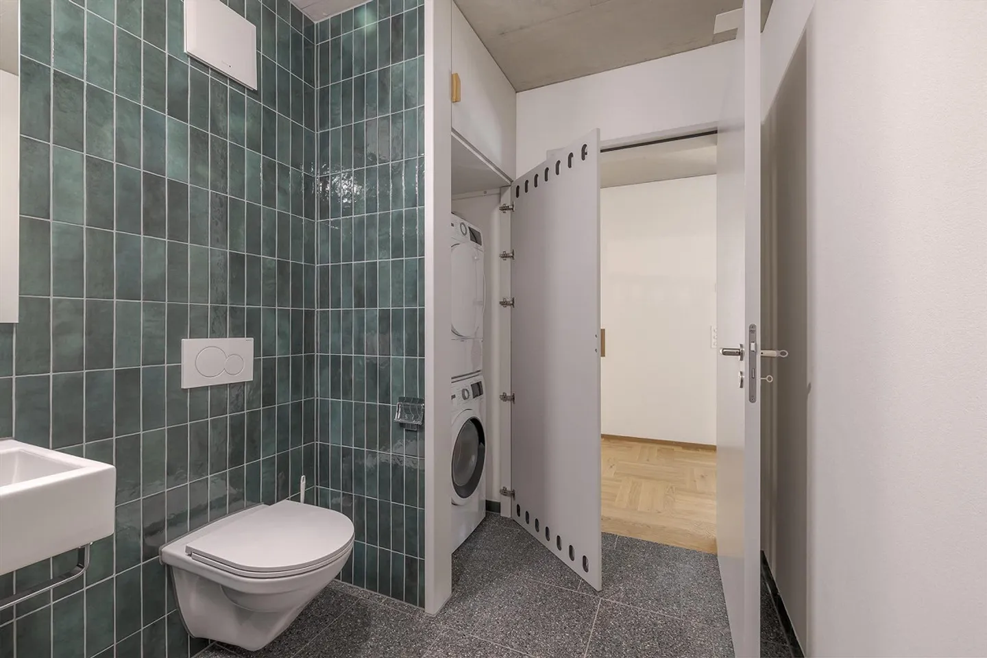 3.5 Room Apartment in Biel - Photo 6 of 13