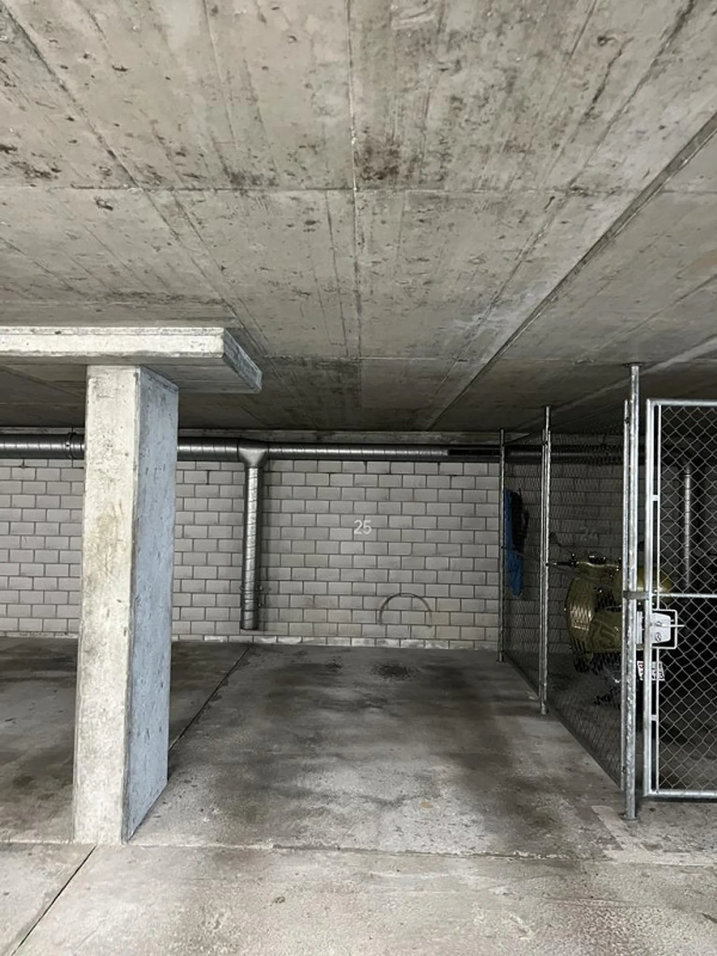 Parking space for rent in Aesch - Photo 3 of 6