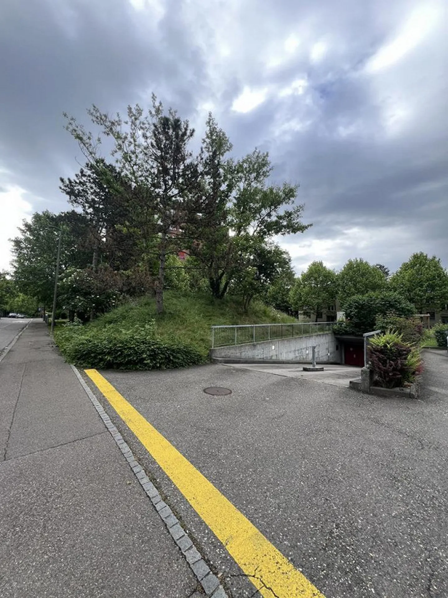 Parking space for rent in Aesch - Photo 1 of 6