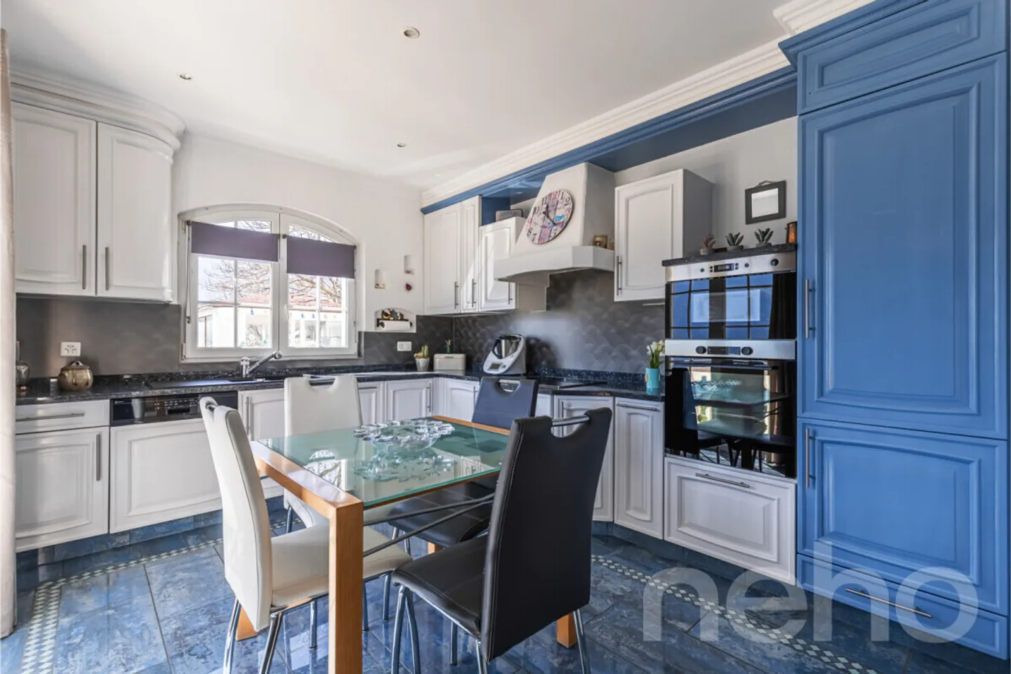 Villa d'Exception | Vue Panoramique | Orientation Idéale | 3 Appartements - Photo 9 sur 12