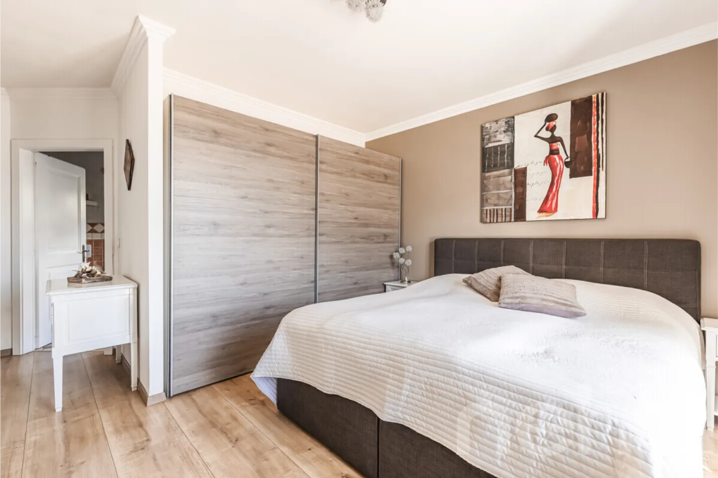 Villa d'Exception | Vue Panoramique | Orientation Idéale | 3 Appartements - Photo 10 sur 12