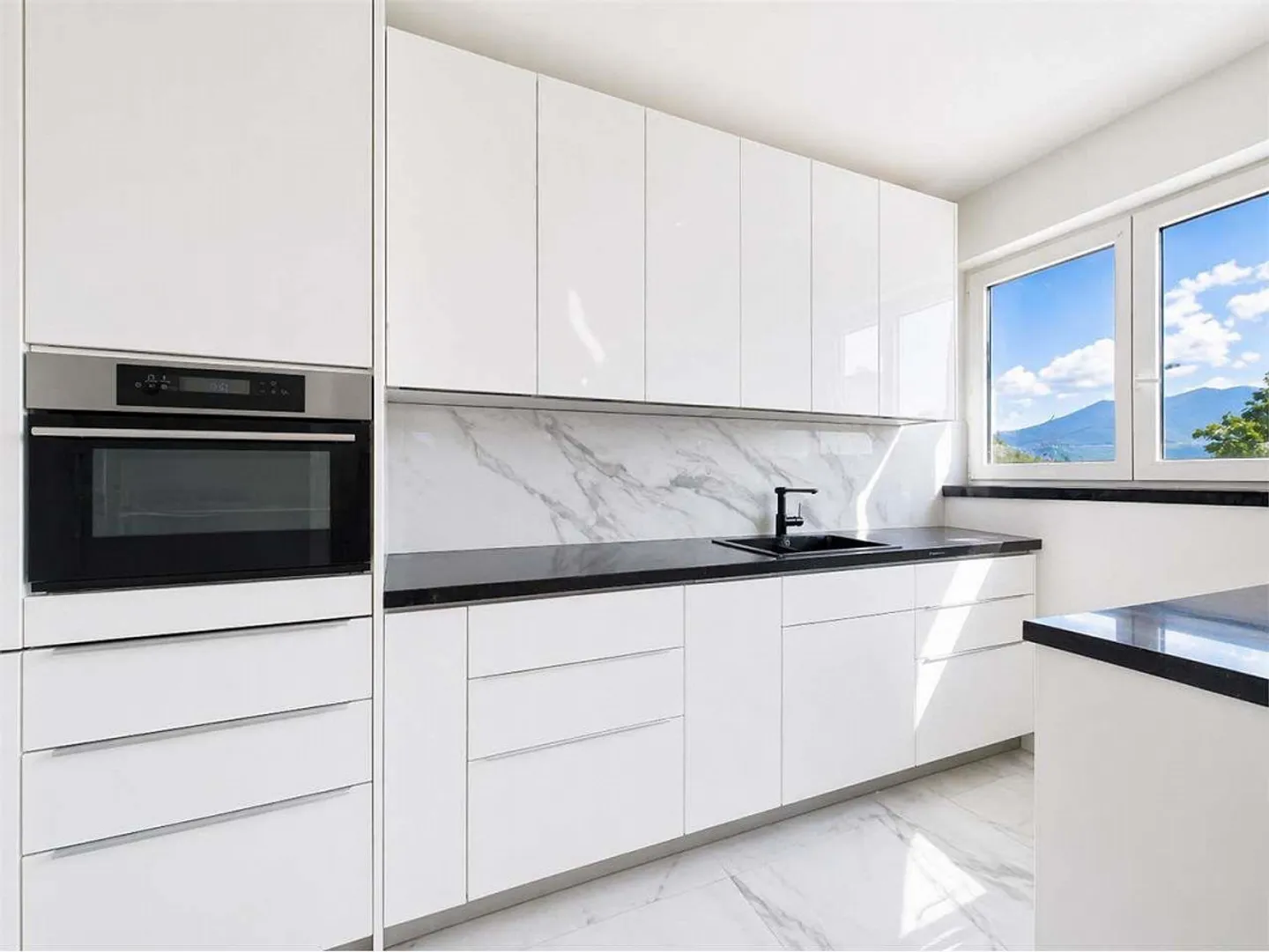 Appartement spacieux de 4,5 pièces à Balerna rénové - Photo 4 sur 11