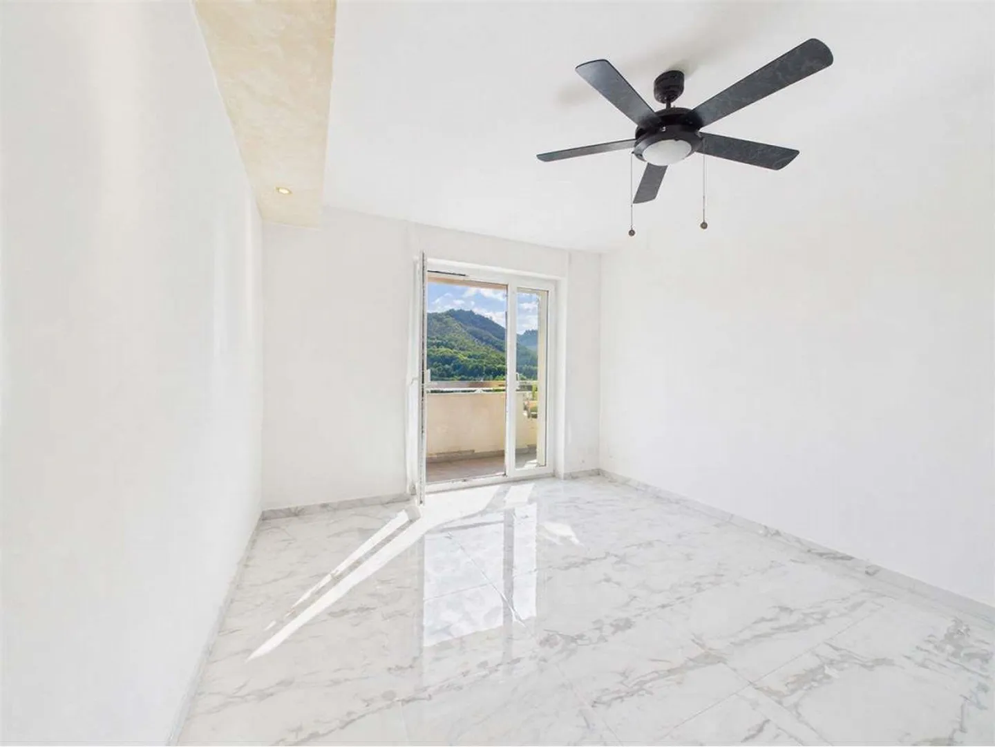 Appartement spacieux de 4,5 pièces à Balerna rénové - Photo 7 sur 11