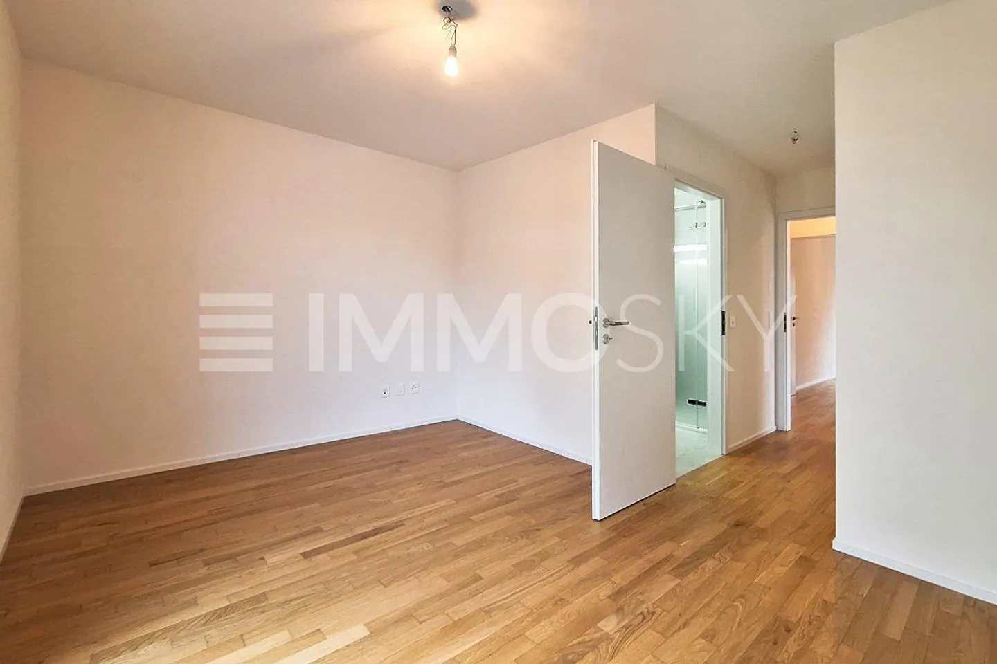 4.5 room apartment with lake and mountain view - Photo 5 of 5