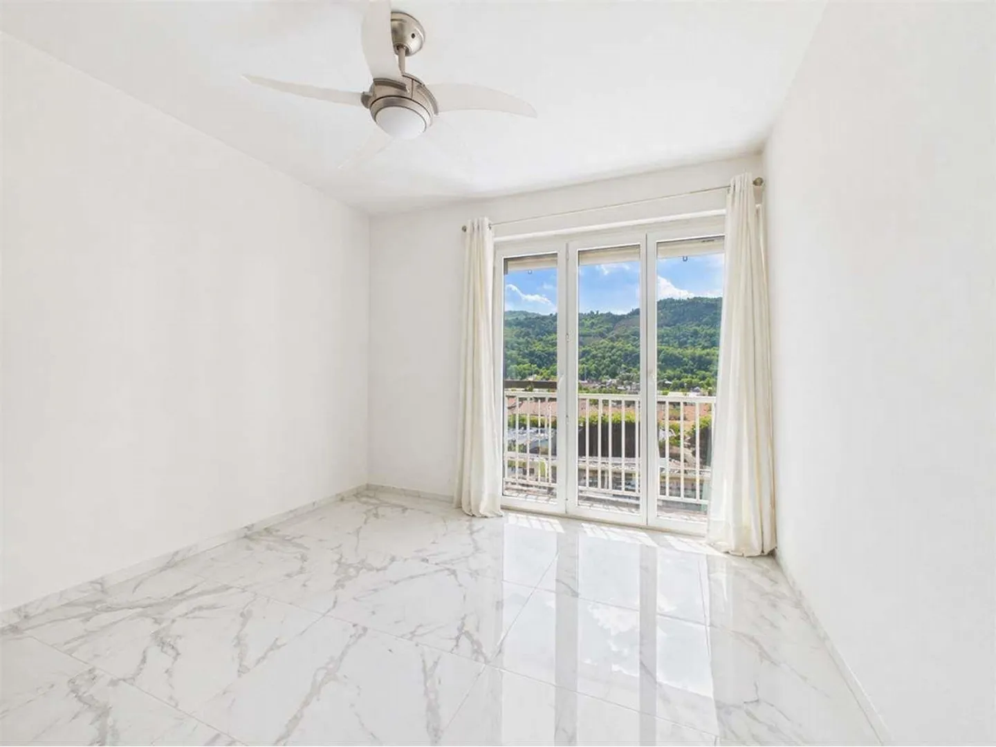 Appartement spacieux de 4,5 pièces à Balerna rénové - Photo 5 sur 11
