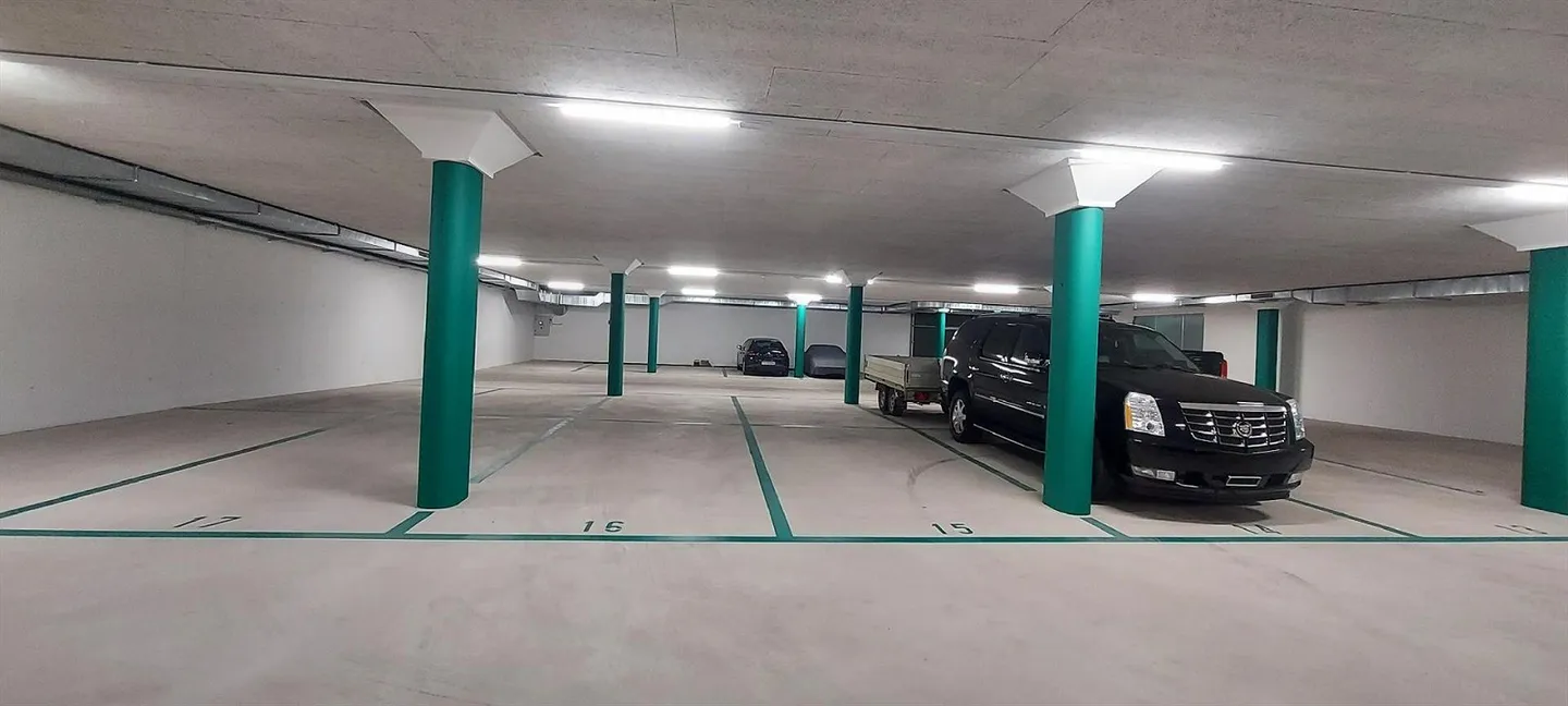 Posti auto sotterranei o posti auto in affitto - Foto 3 di 10