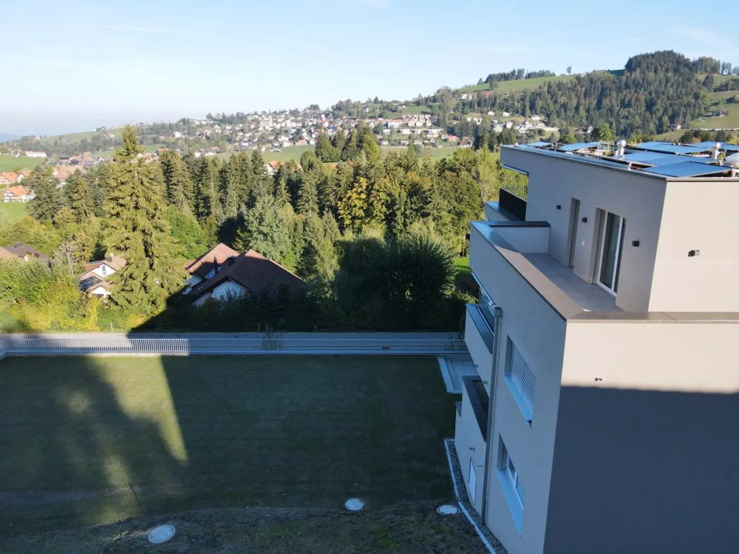 Prima occupazione: appartamento di 3,5 locali di alta qualità con vista magnifica - Foto 12 di 13