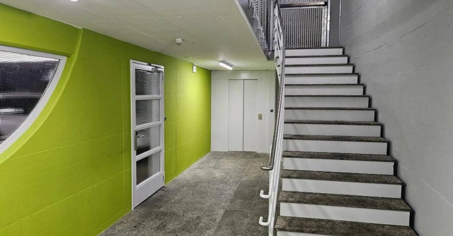 Parking Intérieur Sécurisé à St-Maurice - Photo 2 sur 3