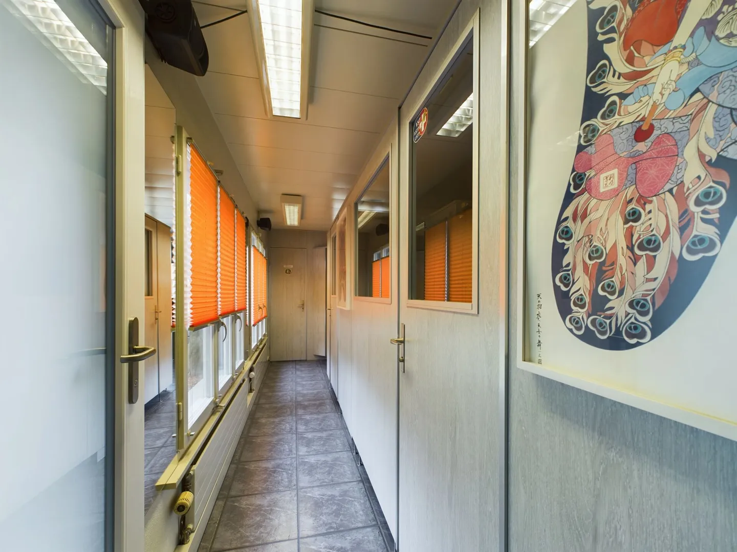 Espace commercial avec sauna et espace extérieur - idéal pour des concepts créatifs - Photo 7 sur 16