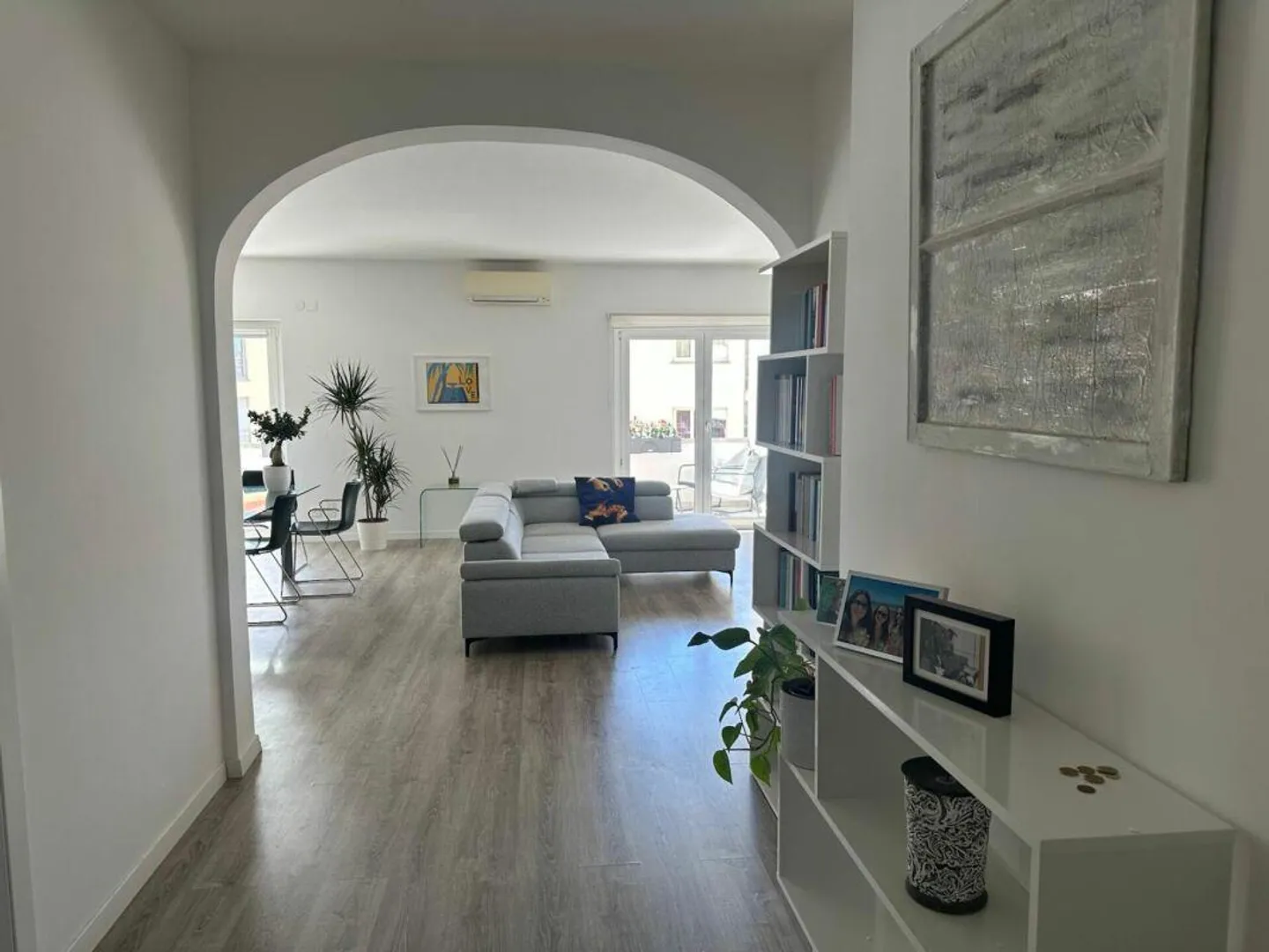 LUGANO | 92 m2 | 2.5 MEUBLÉ | À CÔTÉ DE VILLA SASSA - Photo 5 sur 13