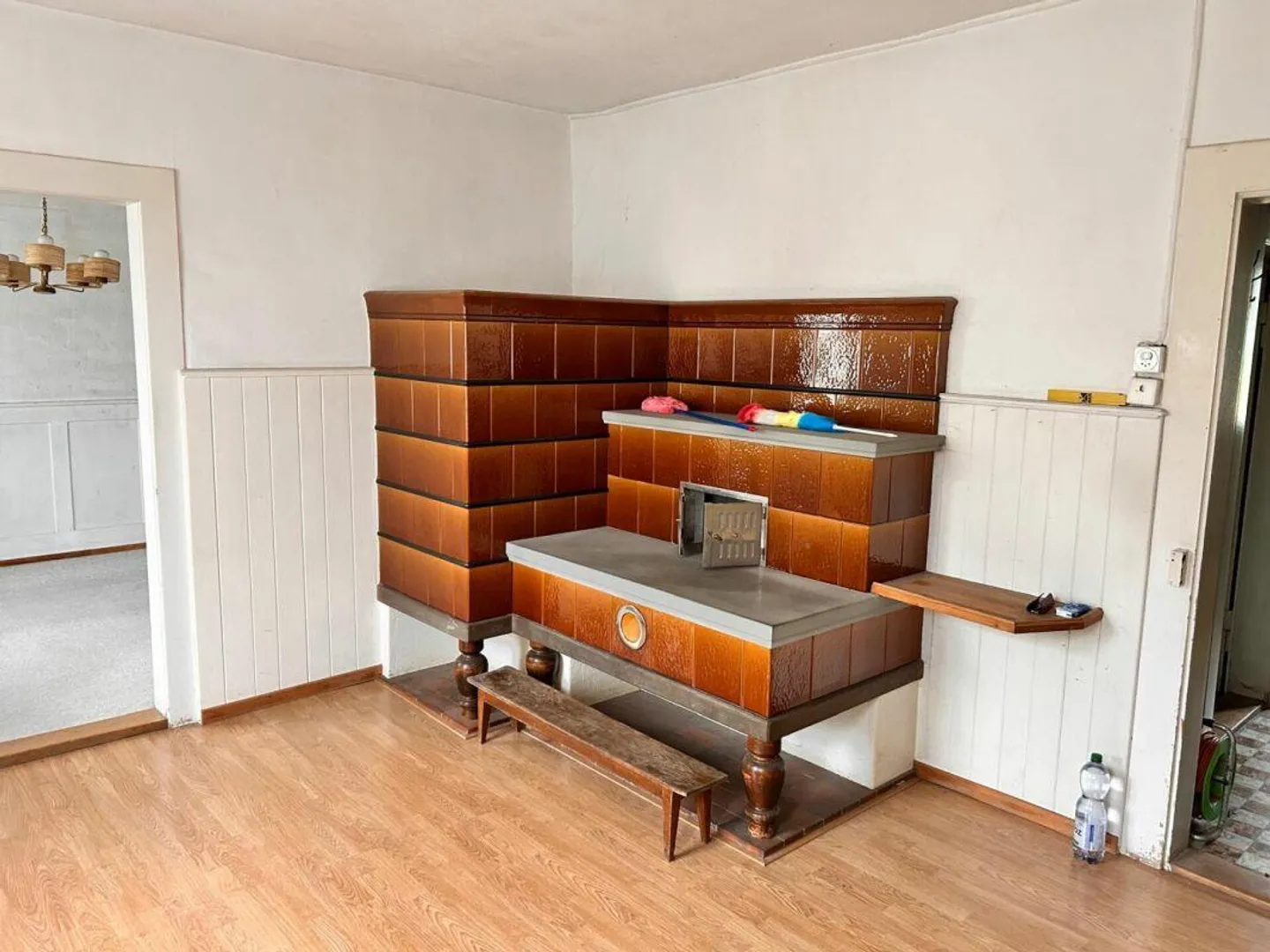 Maison individuelle avec d'innombrables possibilités, adaptée pour un privé... - Photo 4 sur 9