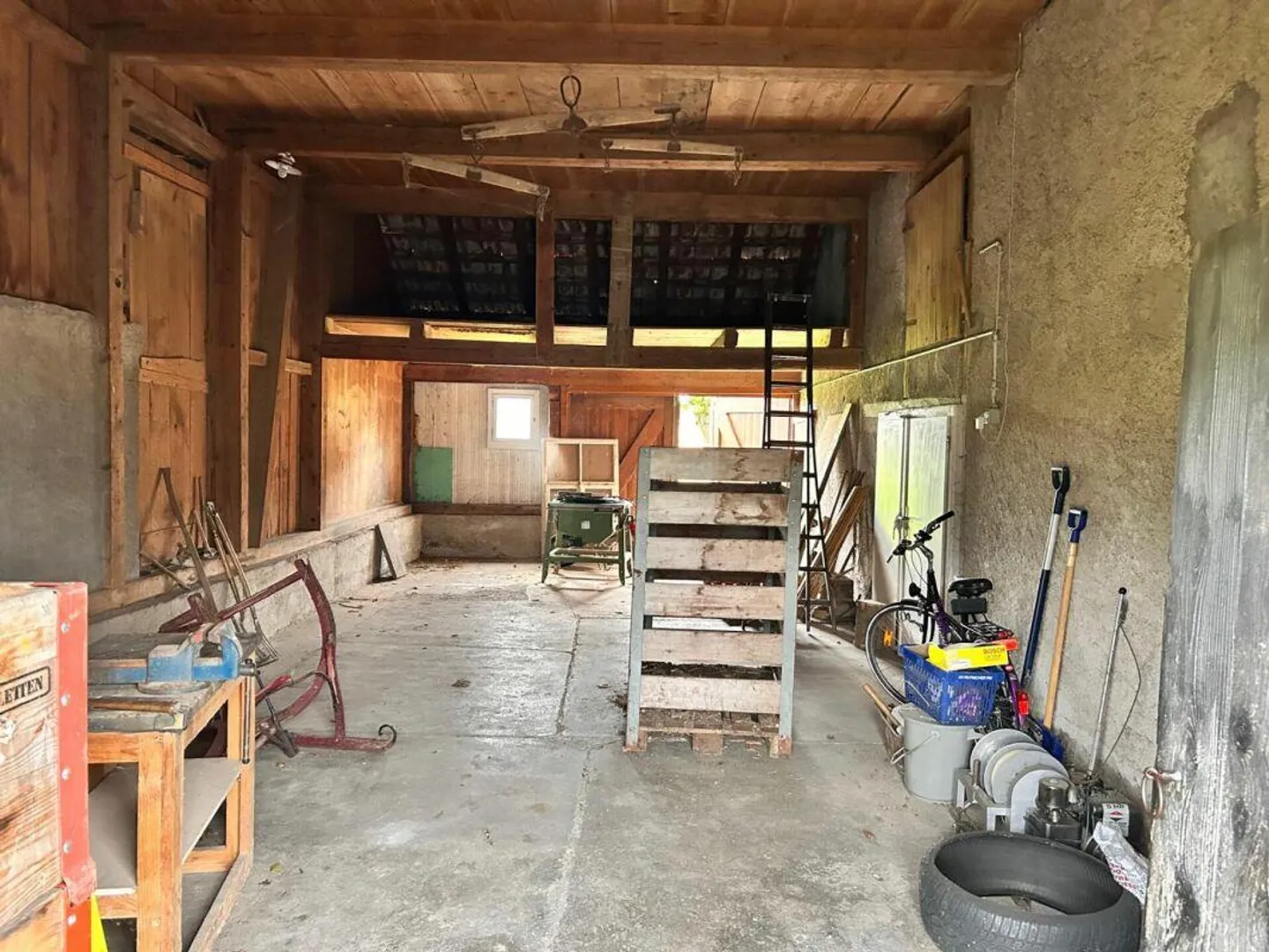 Maison individuelle avec d'innombrables possibilités, adaptée pour un privé... - Photo 7 sur 9