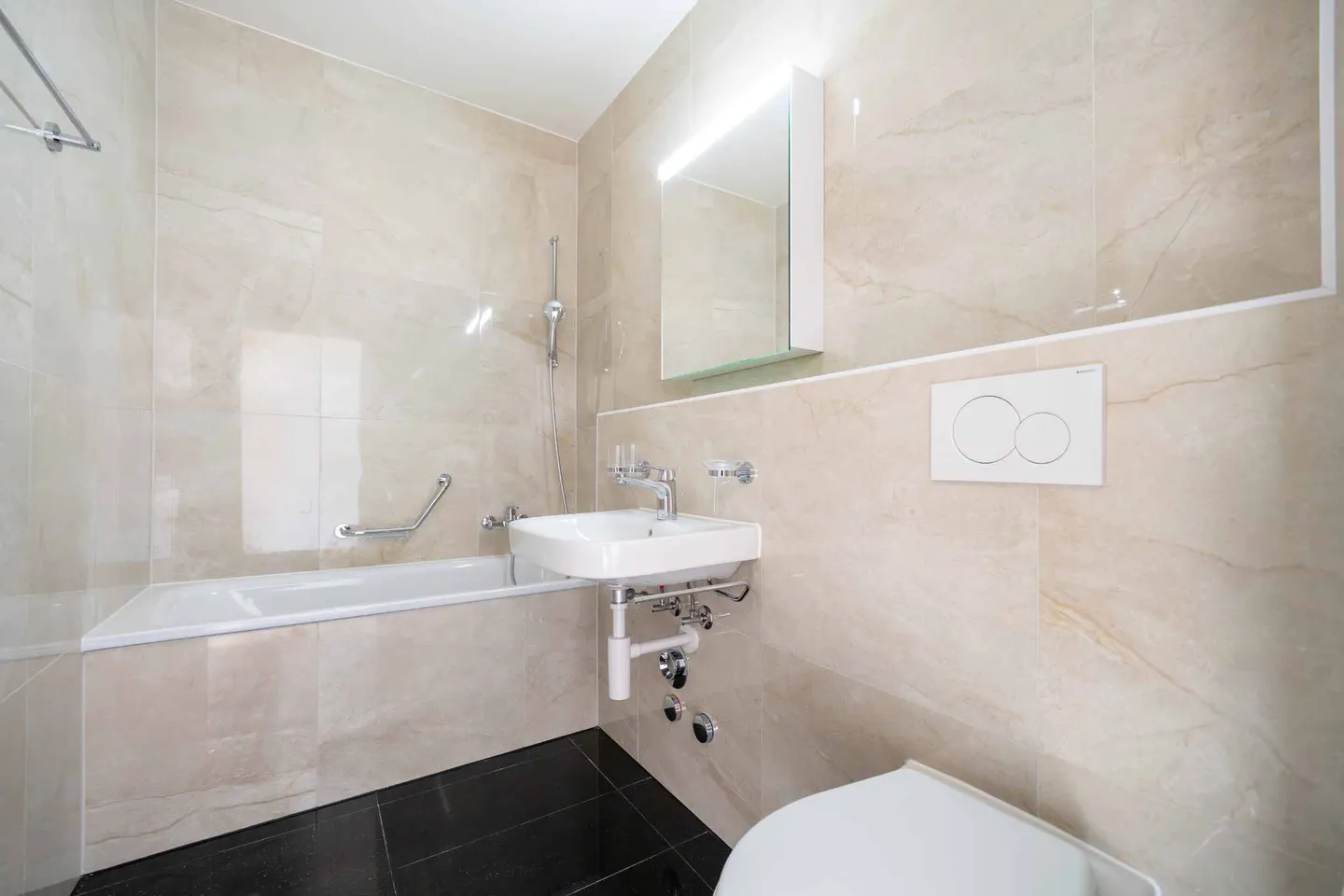 NUOVO! Sublime appartamento di 4,5 stanze con 138m2 e vista lago - Foto 9 di 13