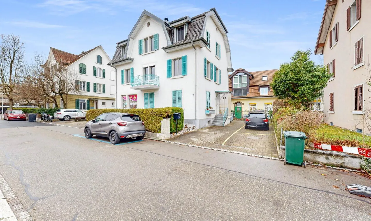 Attractive multi-family house with development potential in Dietikon - Photo 3 of 11