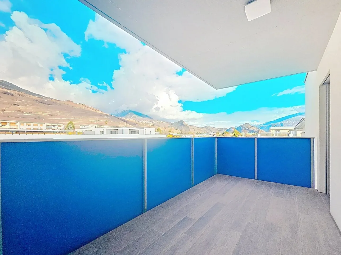 Helles Attikawohnung mit Terrasse - Foto 7 von 11