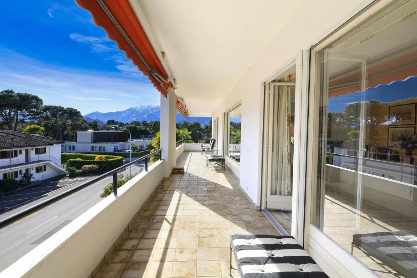 Appartement Attique Spacieux - Photo 3 sur 8