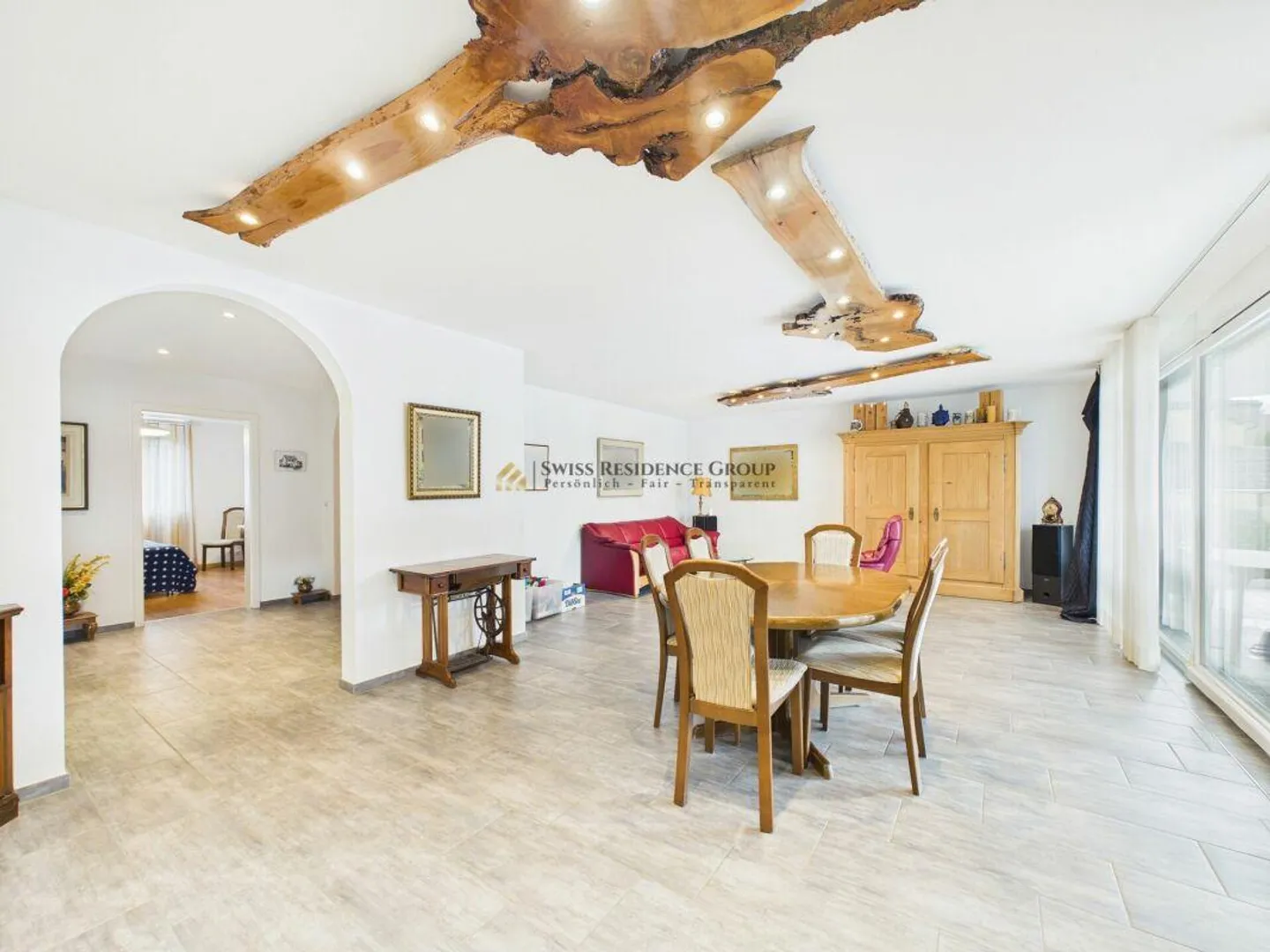 Appartement exclusif de 5,5 pièces avec équipements haut de gamme et taux d'imposition attractif (72%) - Photo 3 sur 18