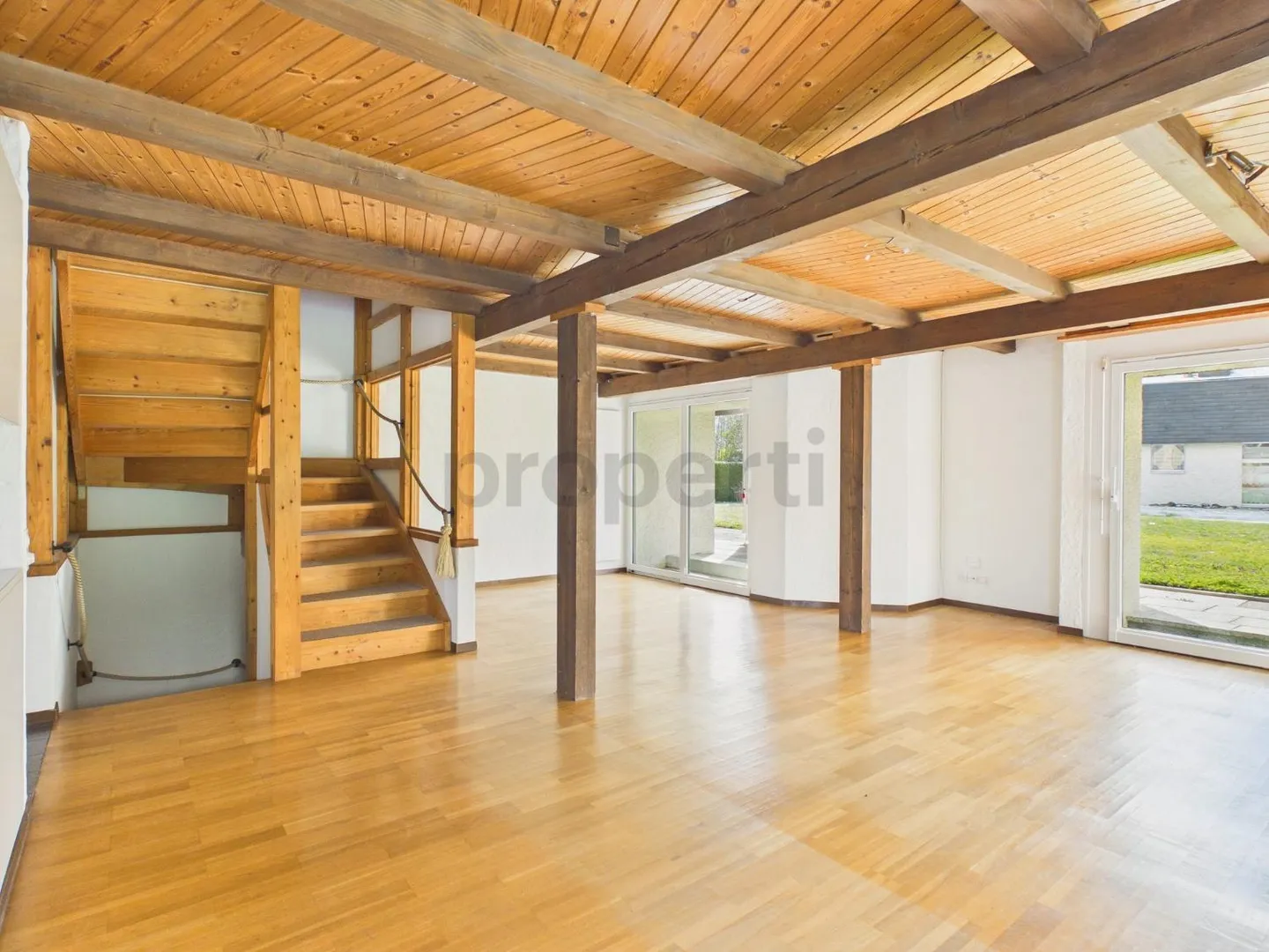 Luminoso duplex di 5,5 stanze con terrazza, giardino d'inverno e balcone, Dietlikon - Foto 2 di 10